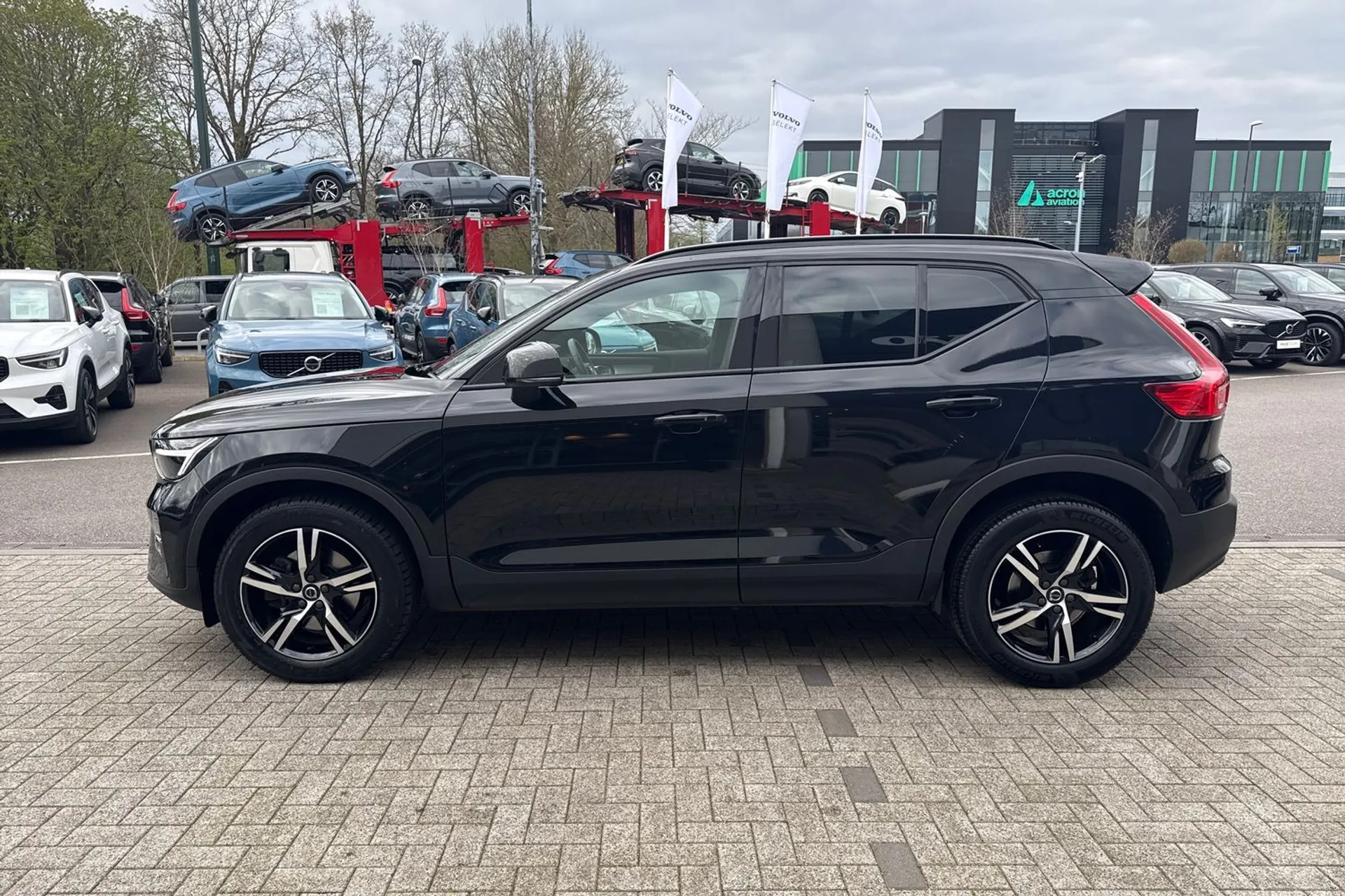 Volvo XC40 thumbnail image number 10