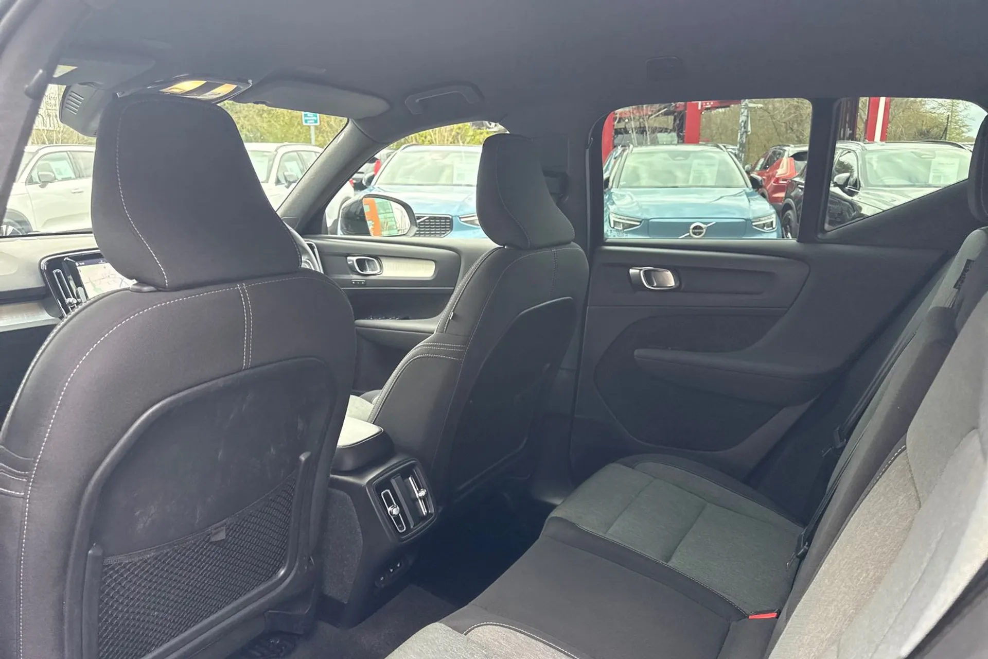 Volvo XC40 thumbnail image number 30