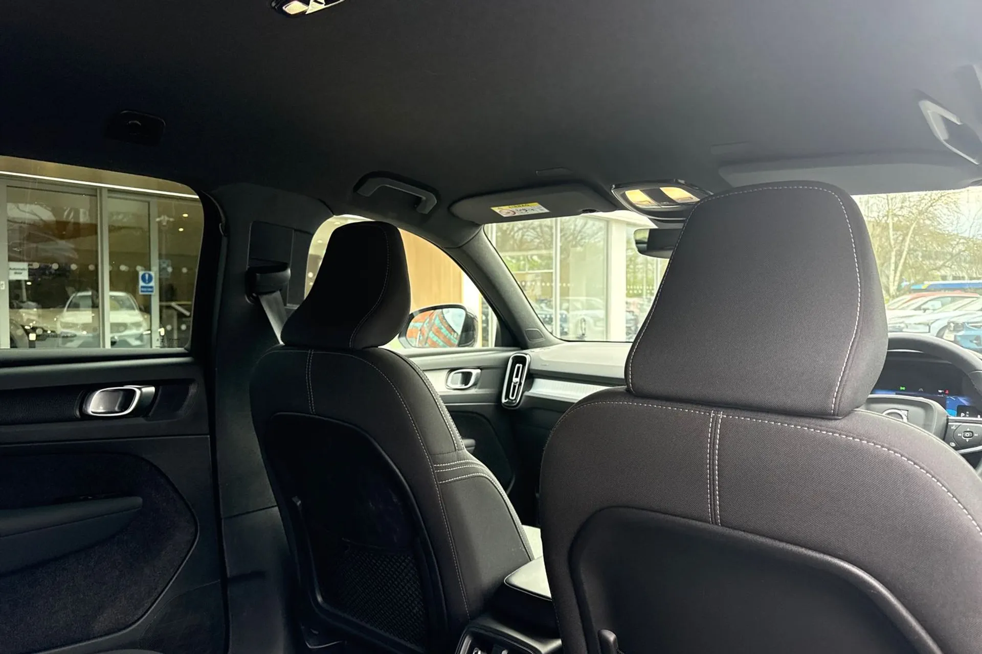 Volvo XC40 thumbnail image number 23