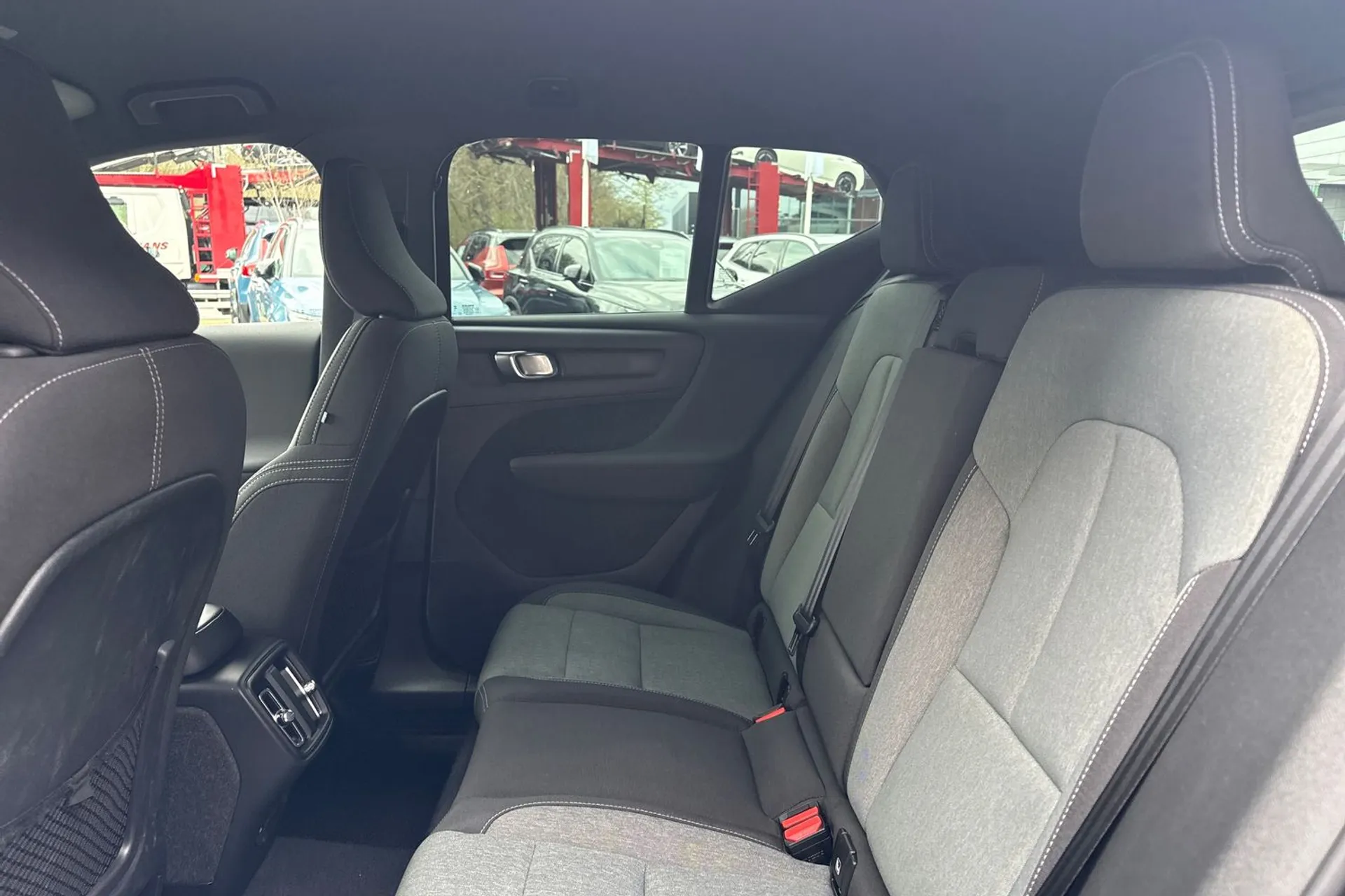 Volvo XC40 thumbnail image number 29