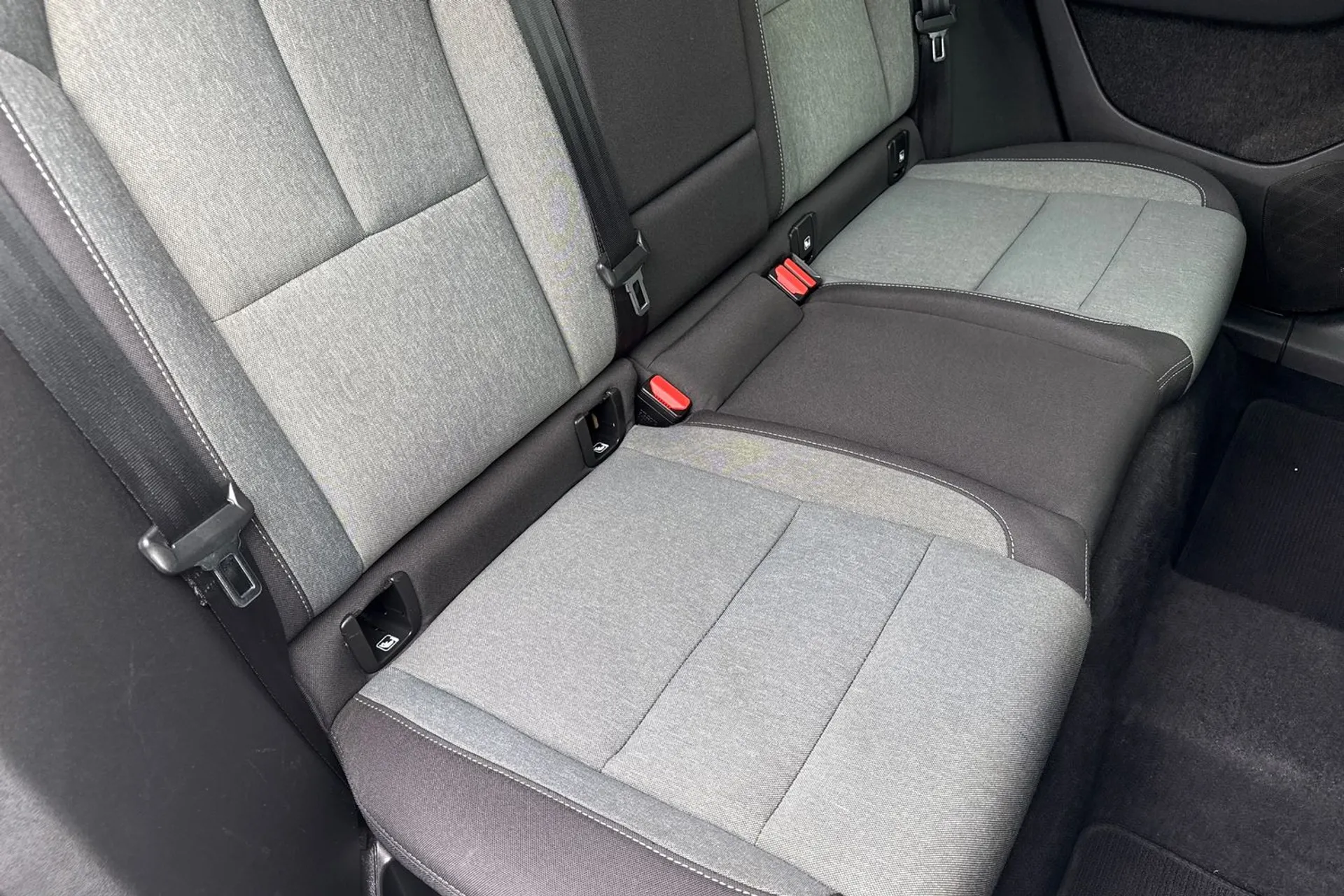 Volvo XC40 thumbnail image number 24