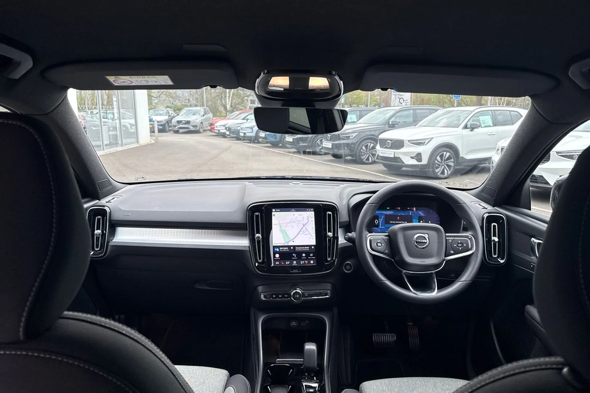 Volvo XC40 thumbnail image number 3