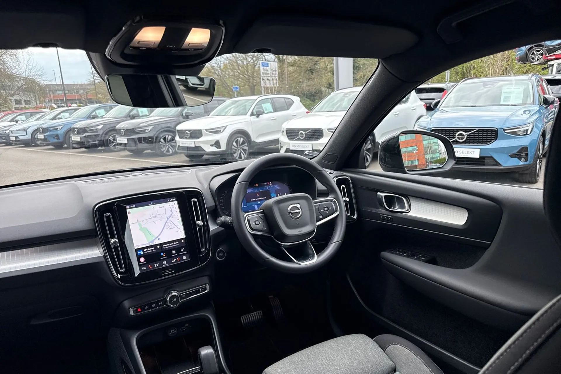 Volvo XC40 thumbnail image number 32