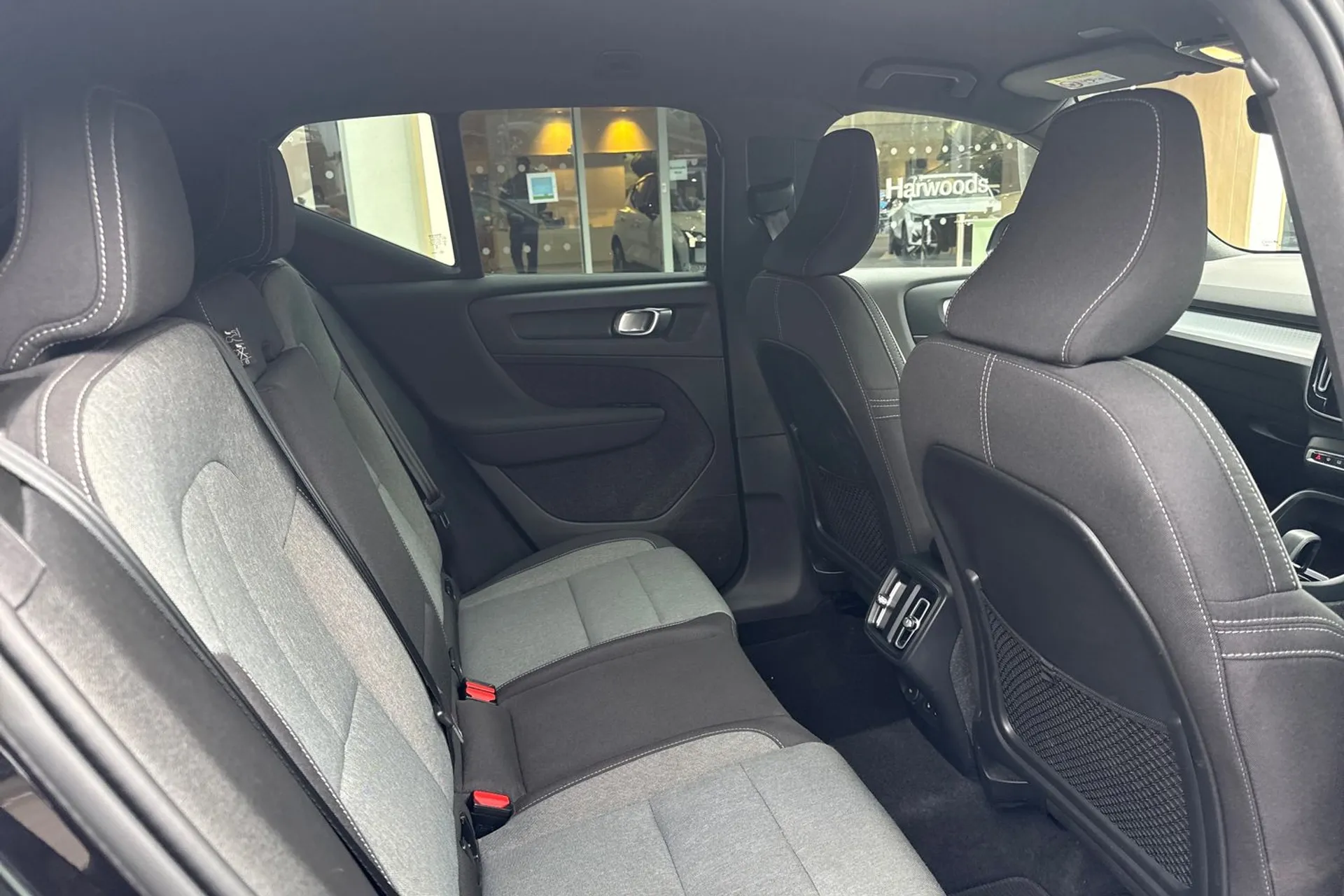 Volvo XC40 thumbnail image number 22