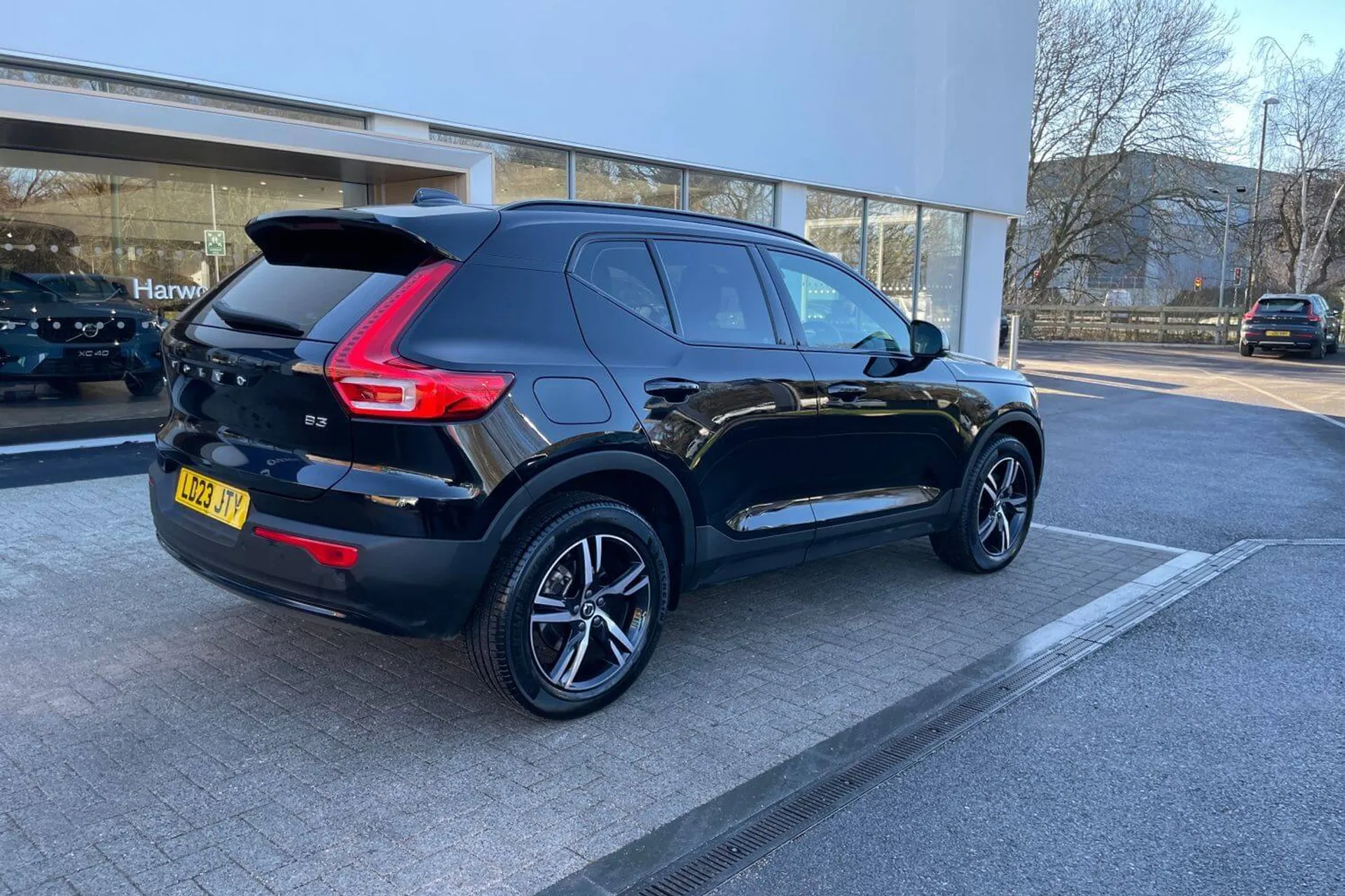 Volvo XC40 thumbnail image number 4