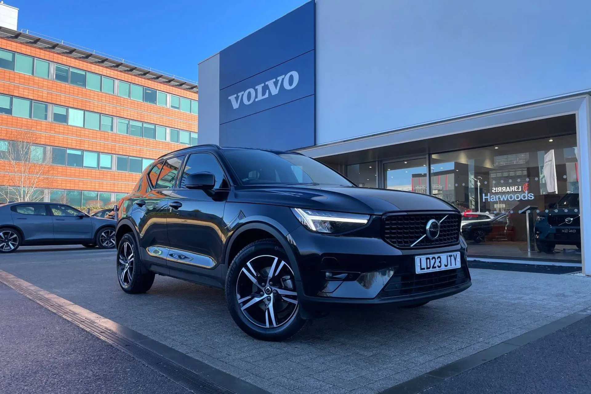 Volvo XC40 focused image