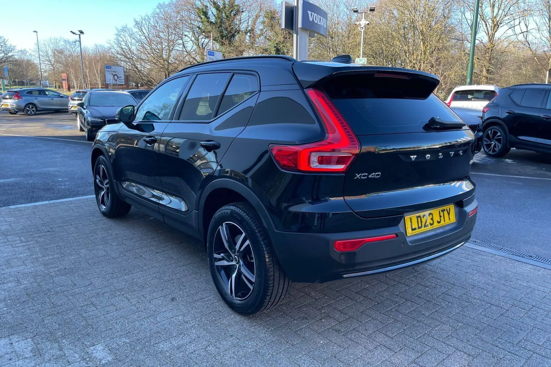 Volvo XC40 thumbnail image number 6