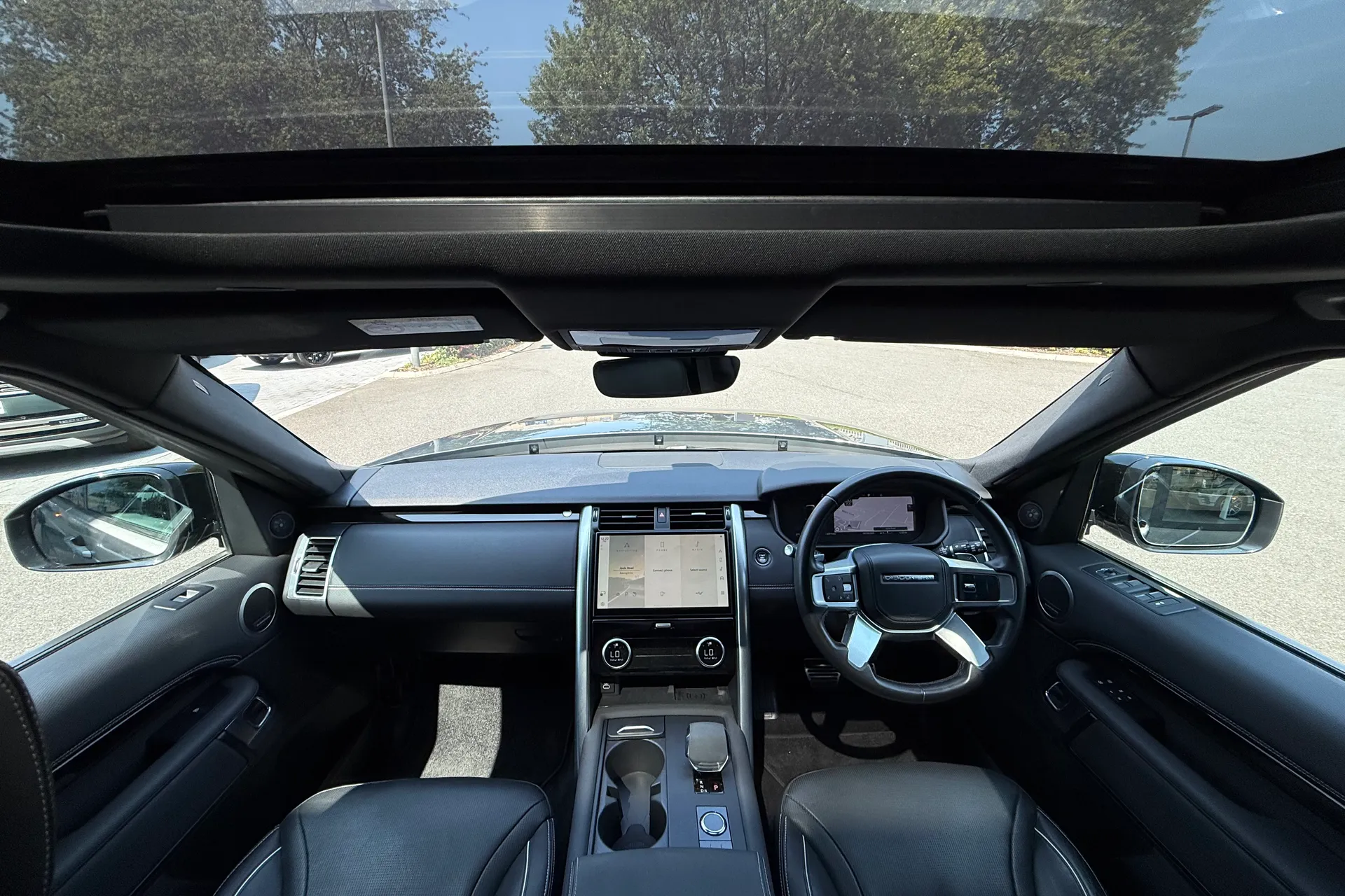 LAND ROVER DISCOVERY thumbnail image number 3