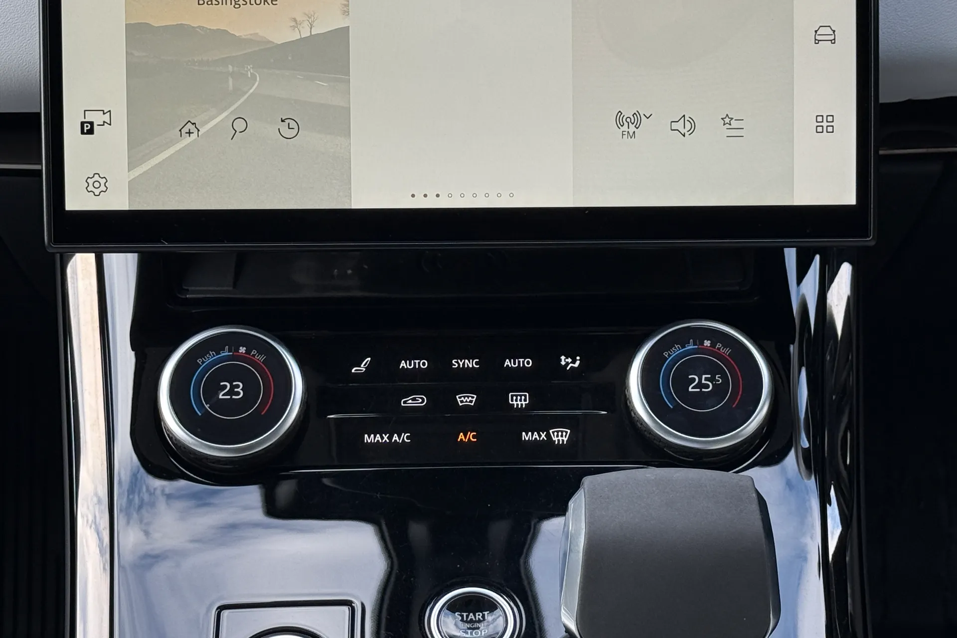 LAND ROVER RANGE ROVER SPORT thumbnail image number 16