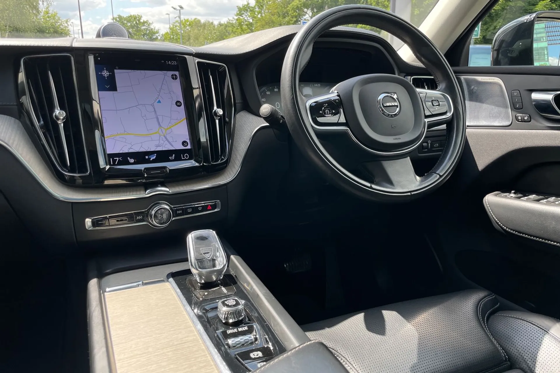 Volvo XC60 thumbnail image number 34