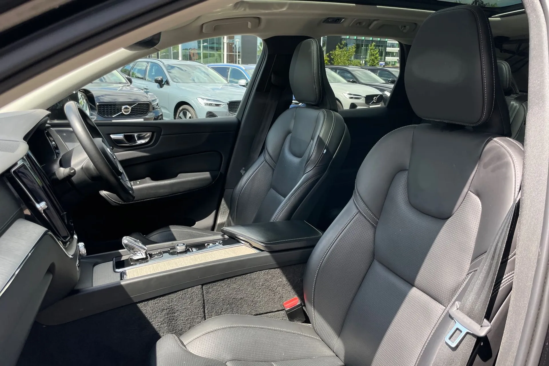 Volvo XC60 thumbnail image number 27