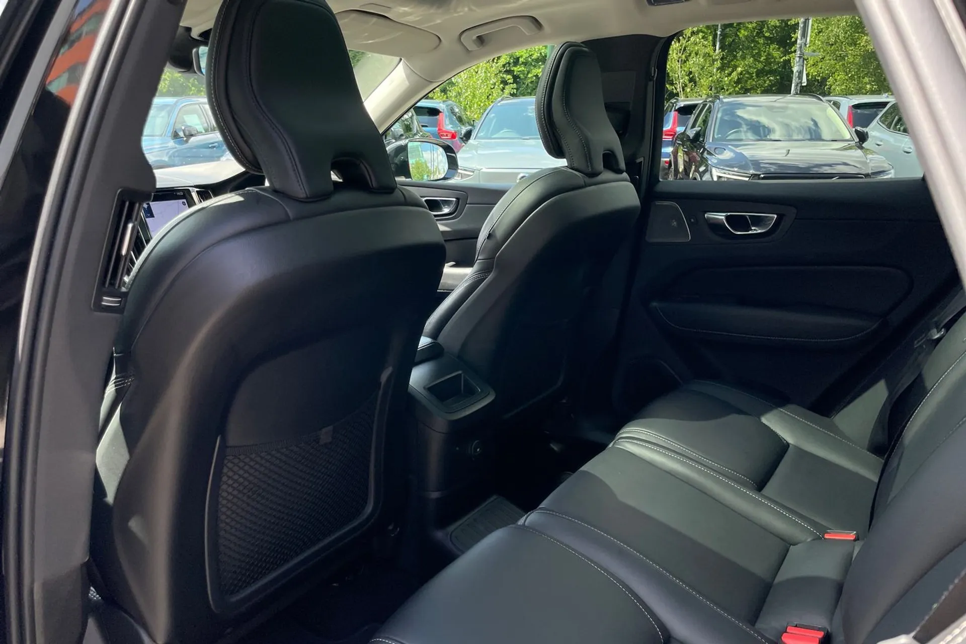 Volvo XC60 thumbnail image number 30
