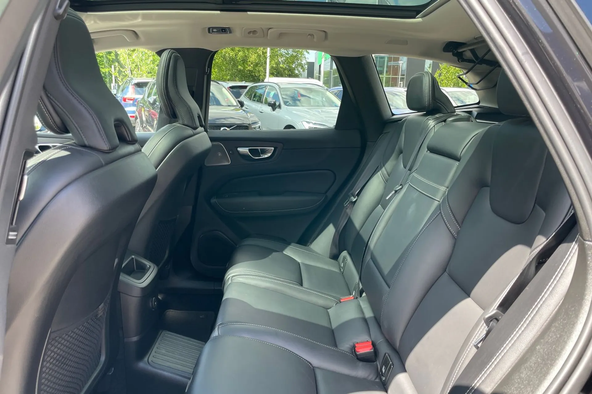 Volvo XC60 thumbnail image number 29