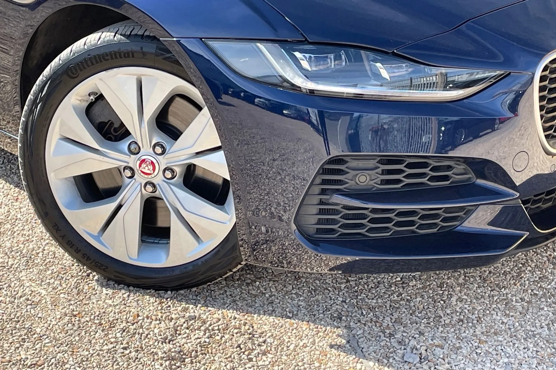 Jaguar XE thumbnail image number 7