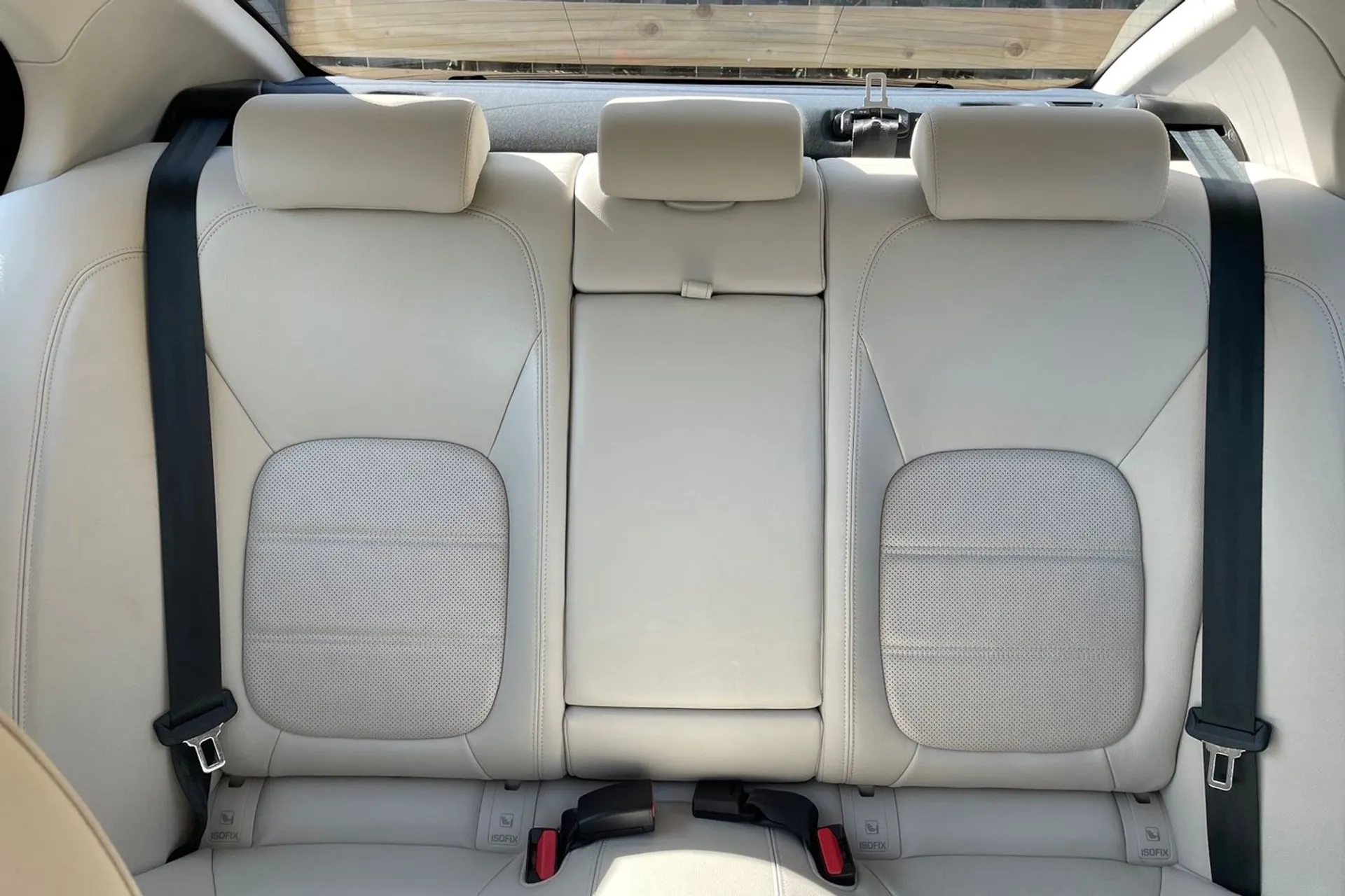 Jaguar XE thumbnail image number 32