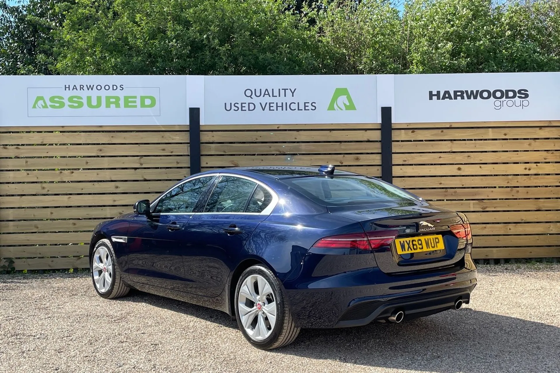 Jaguar XE thumbnail image number 10