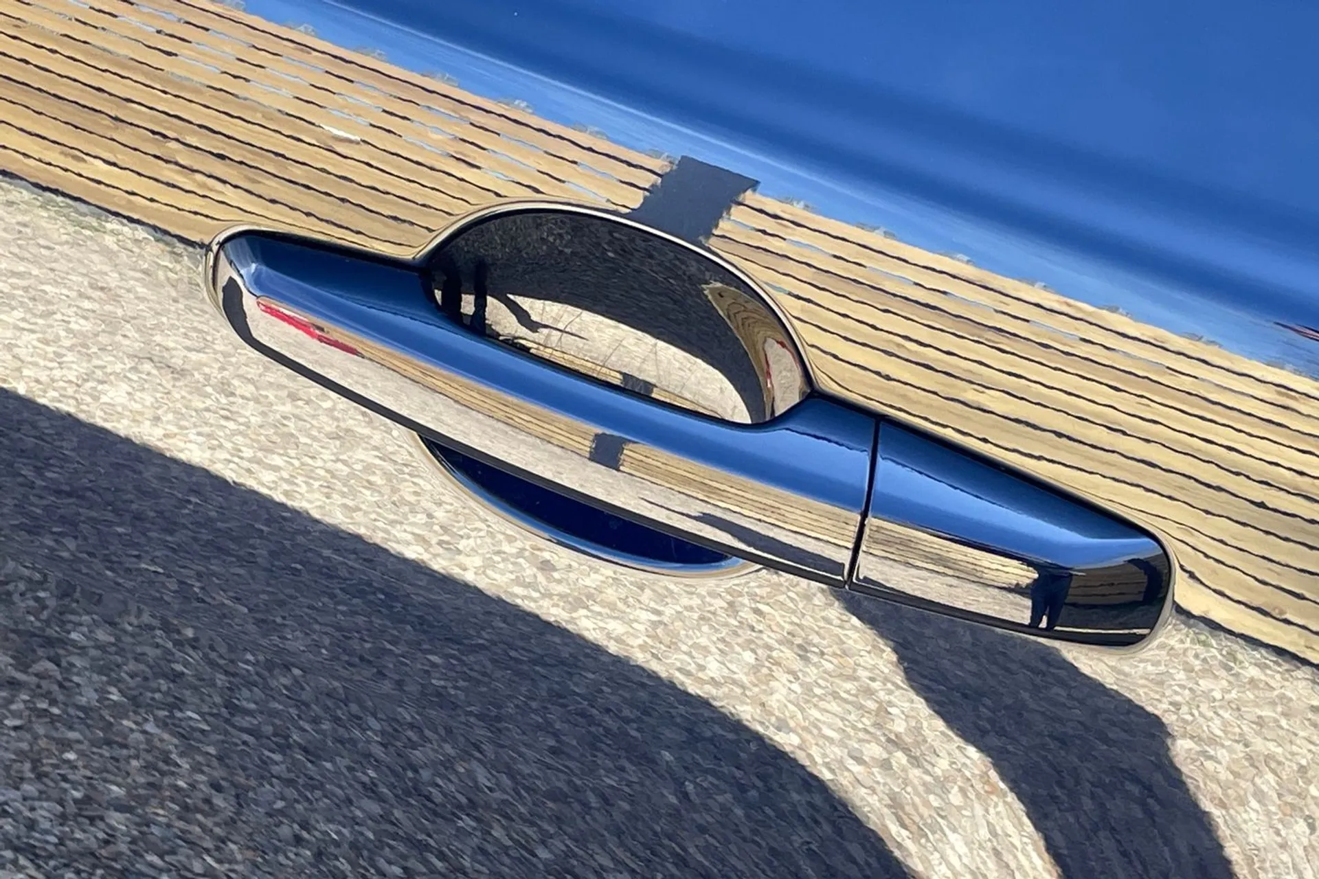 Jaguar XE thumbnail image number 15