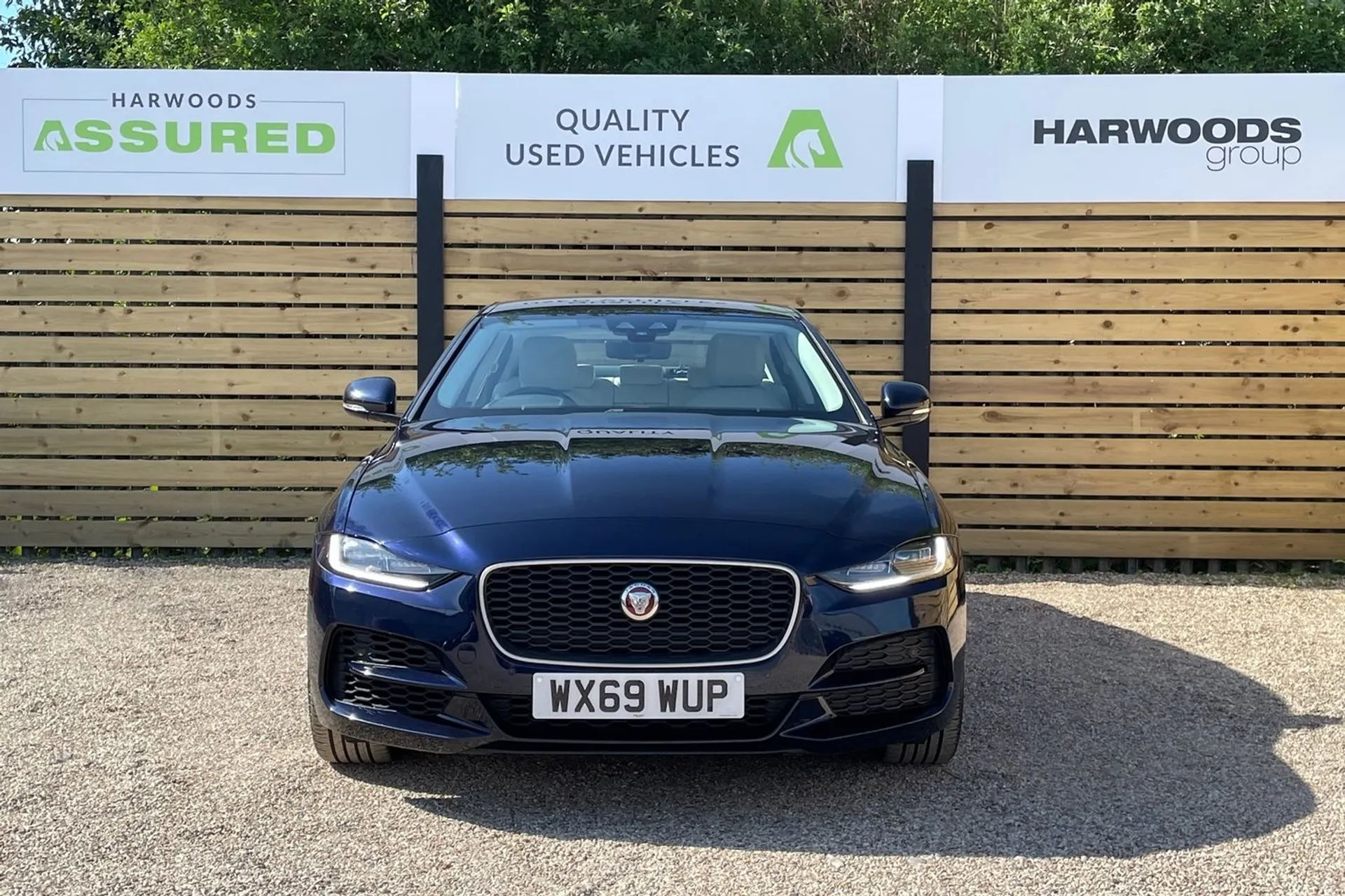 Jaguar XE thumbnail image number 13