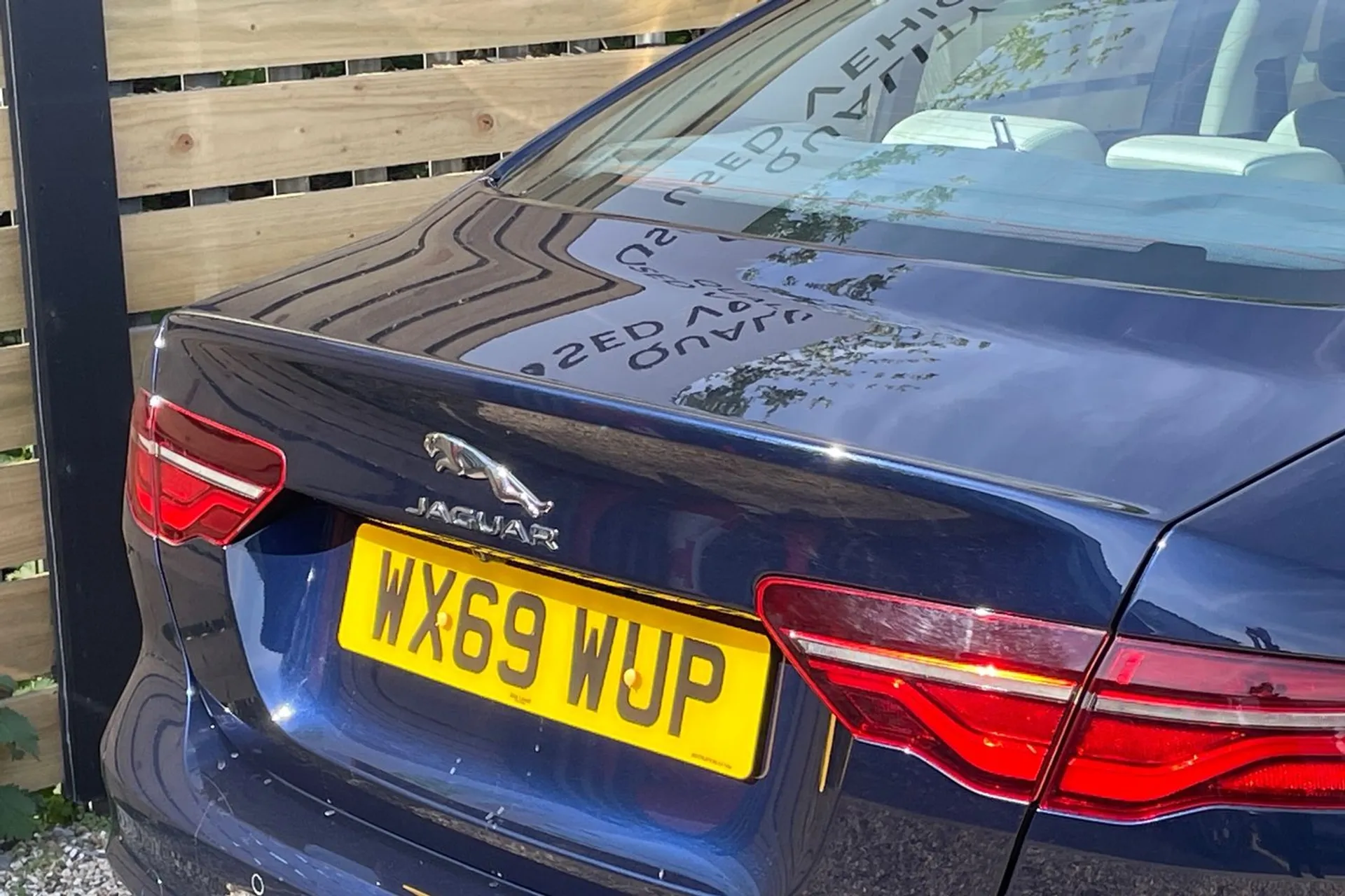 Jaguar XE thumbnail image number 16