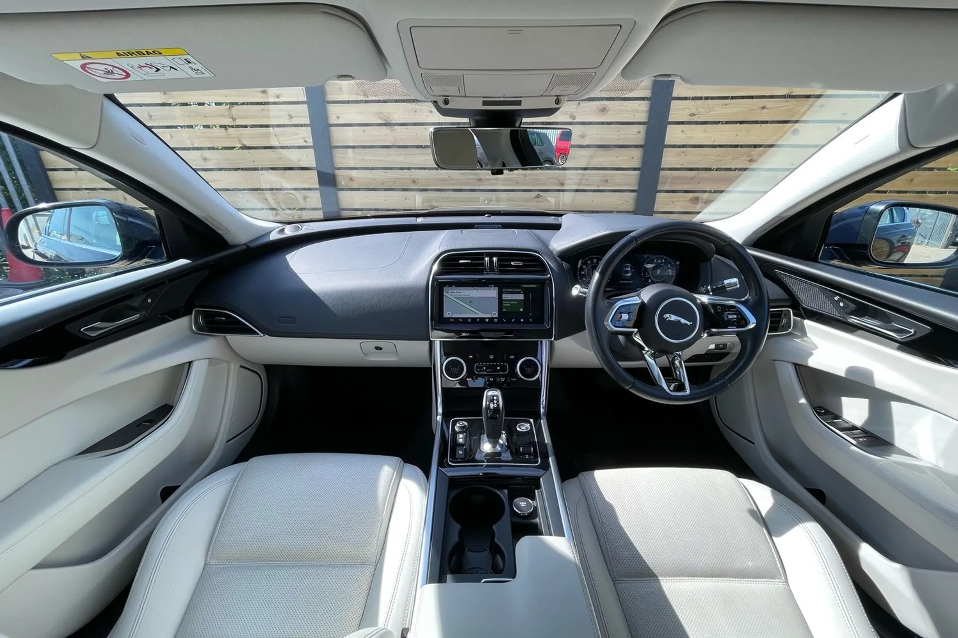 Jaguar XE thumbnail image number 3