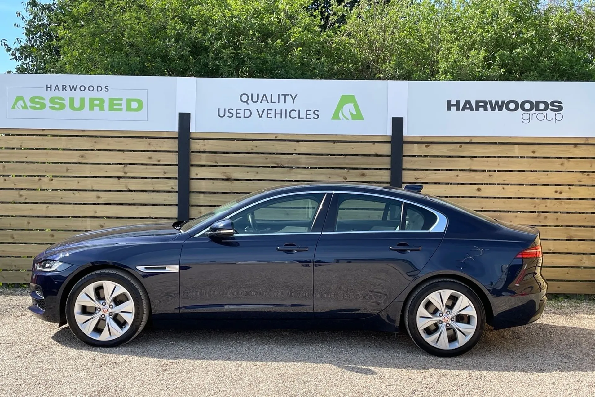 Jaguar XE thumbnail image number 11
