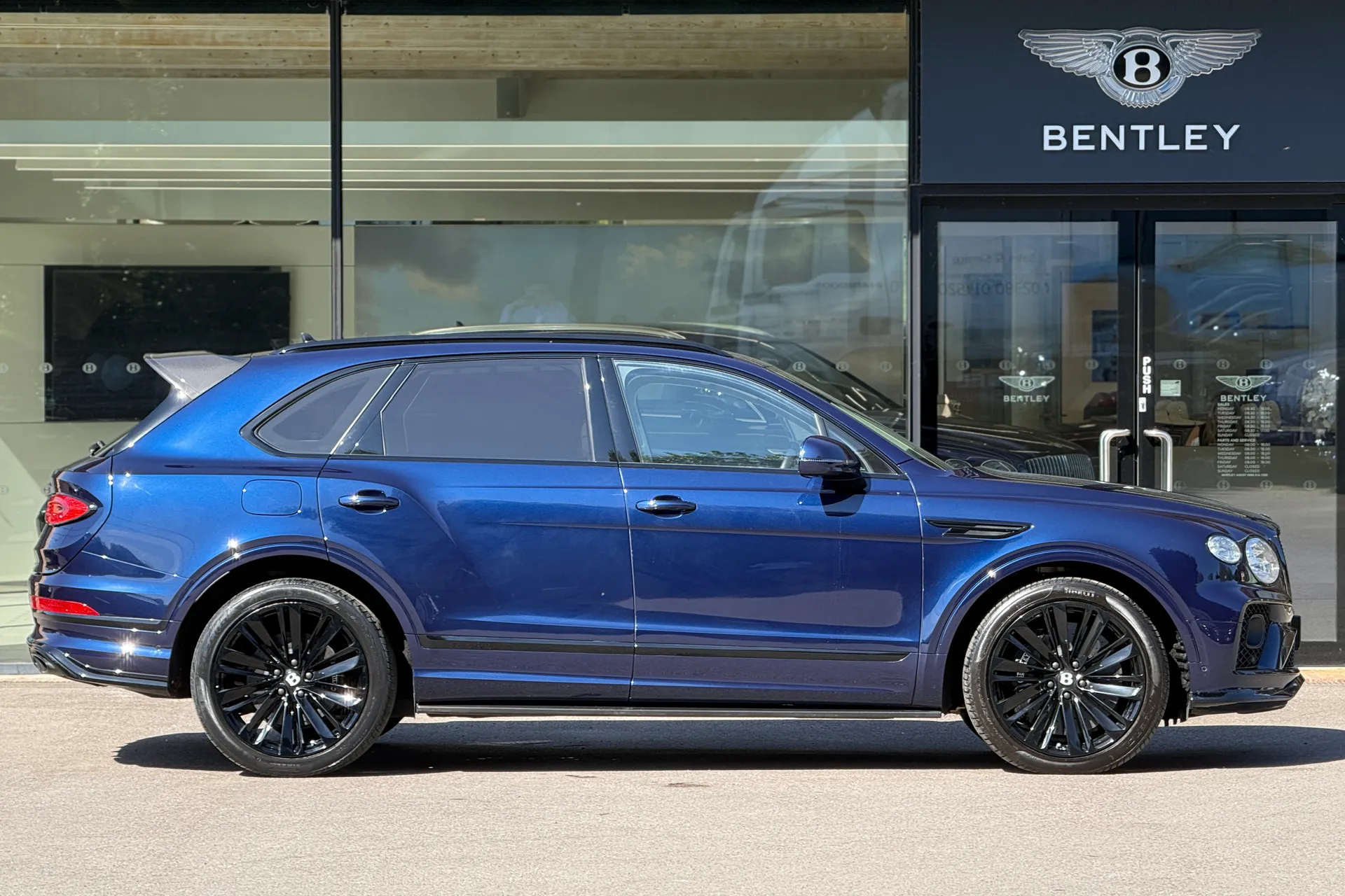 Bentley BENTAYGA thumbnail image number 7