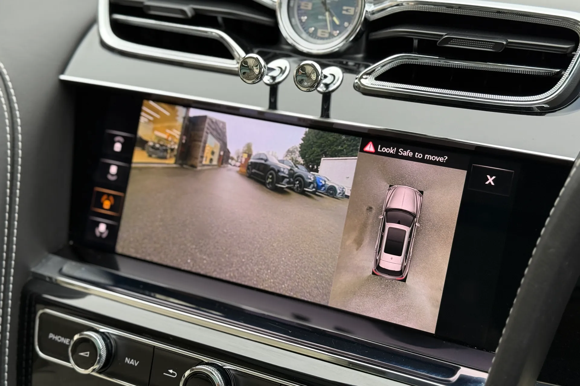 Bentley BENTAYGA thumbnail image number 3