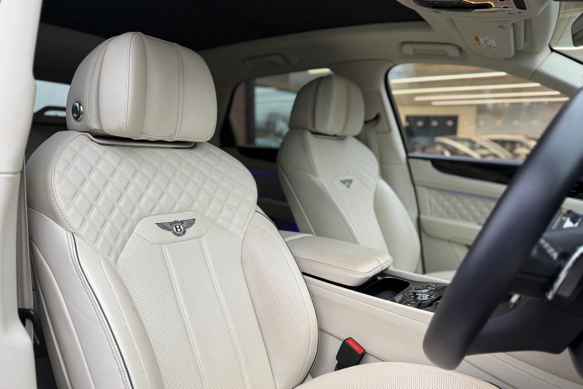 Bentley BENTAYGA thumbnail image number 22