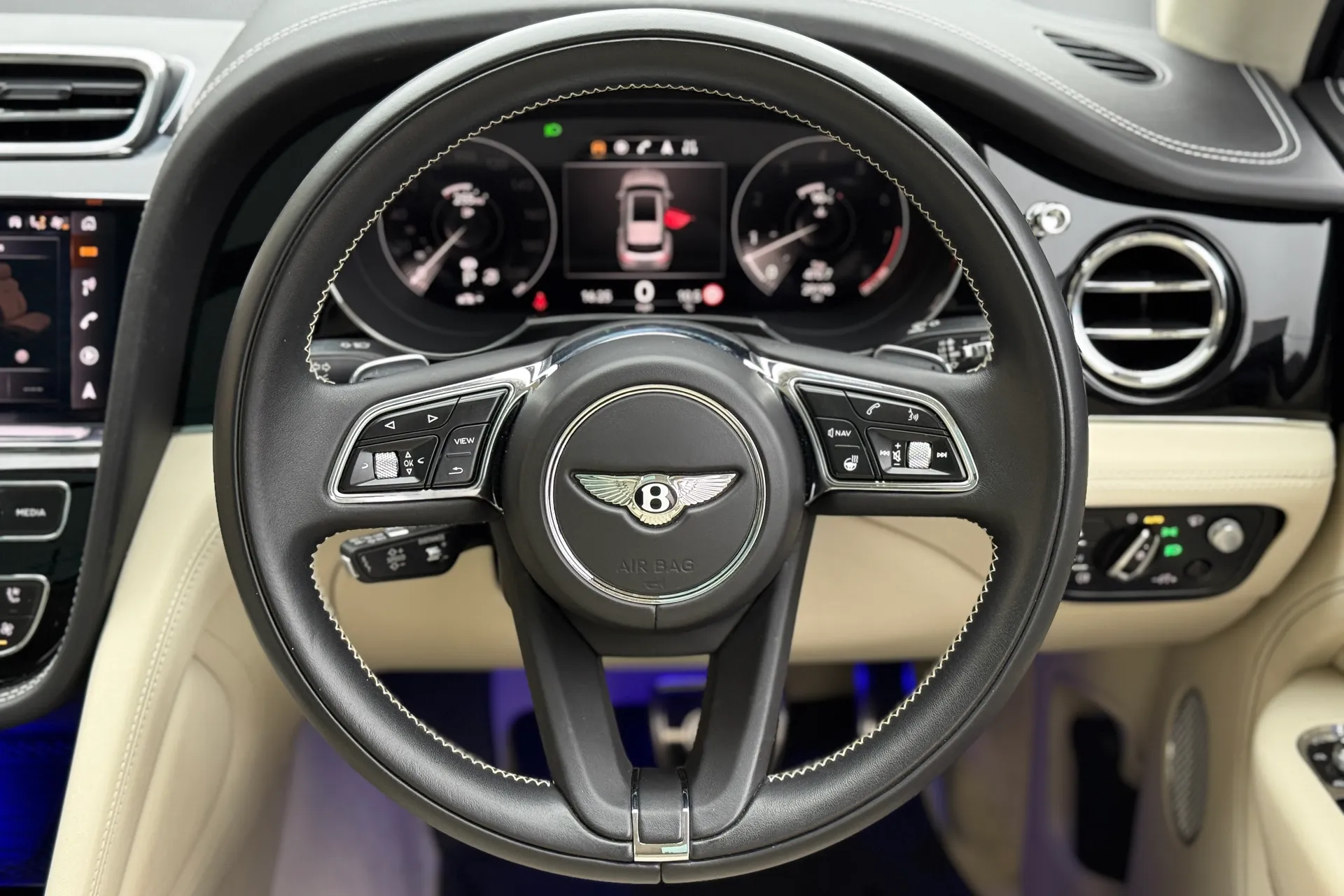 Bentley BENTAYGA thumbnail image number 37