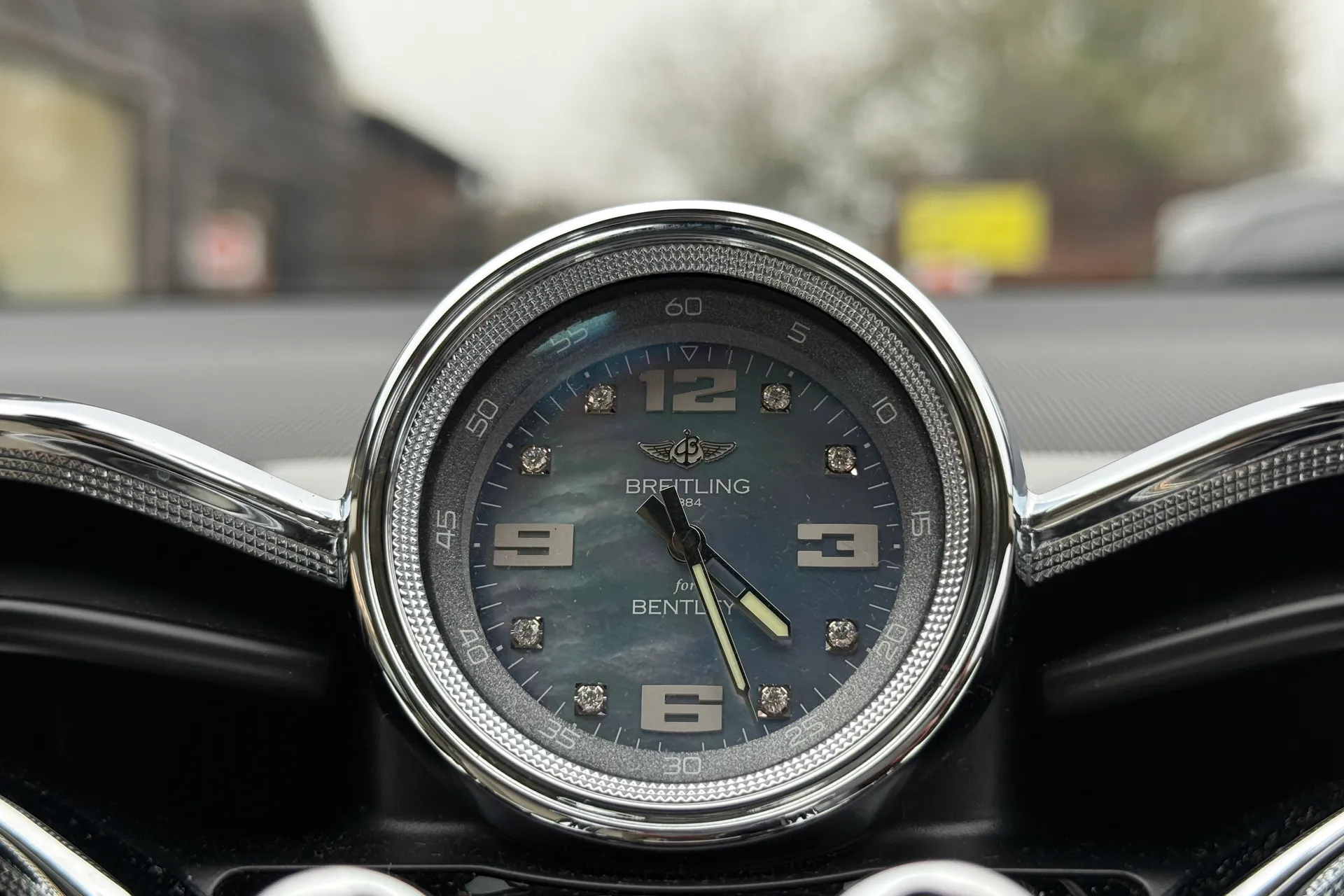 Bentley BENTAYGA thumbnail image number 40