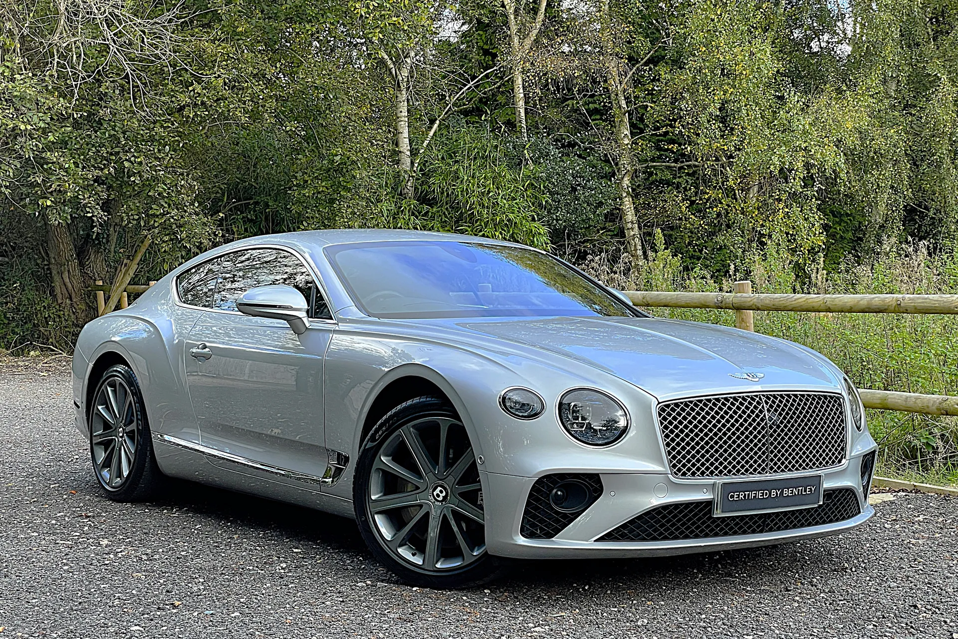 Bentley CONTINENTAL GT focused image