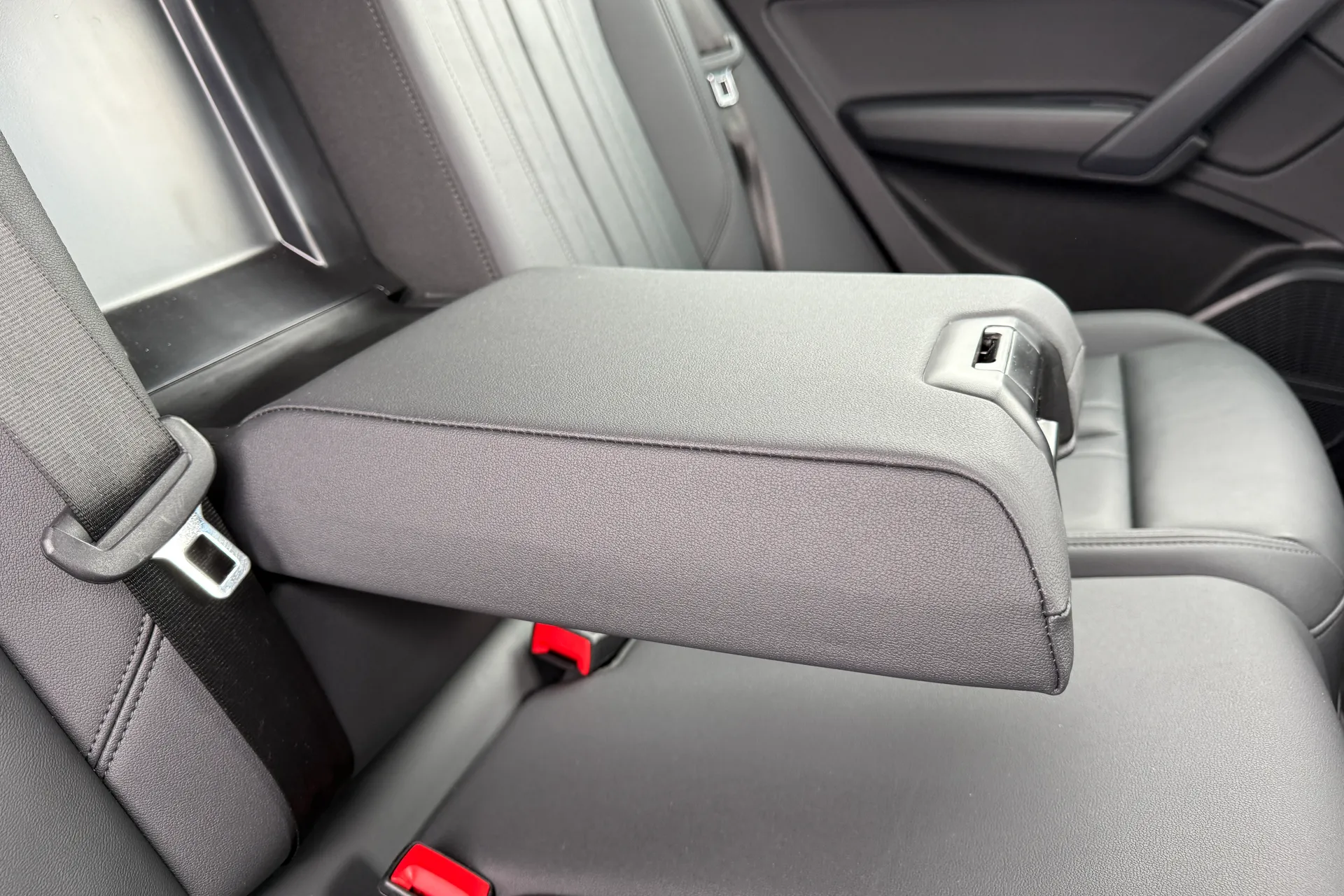Audi Q5 thumbnail image number 50