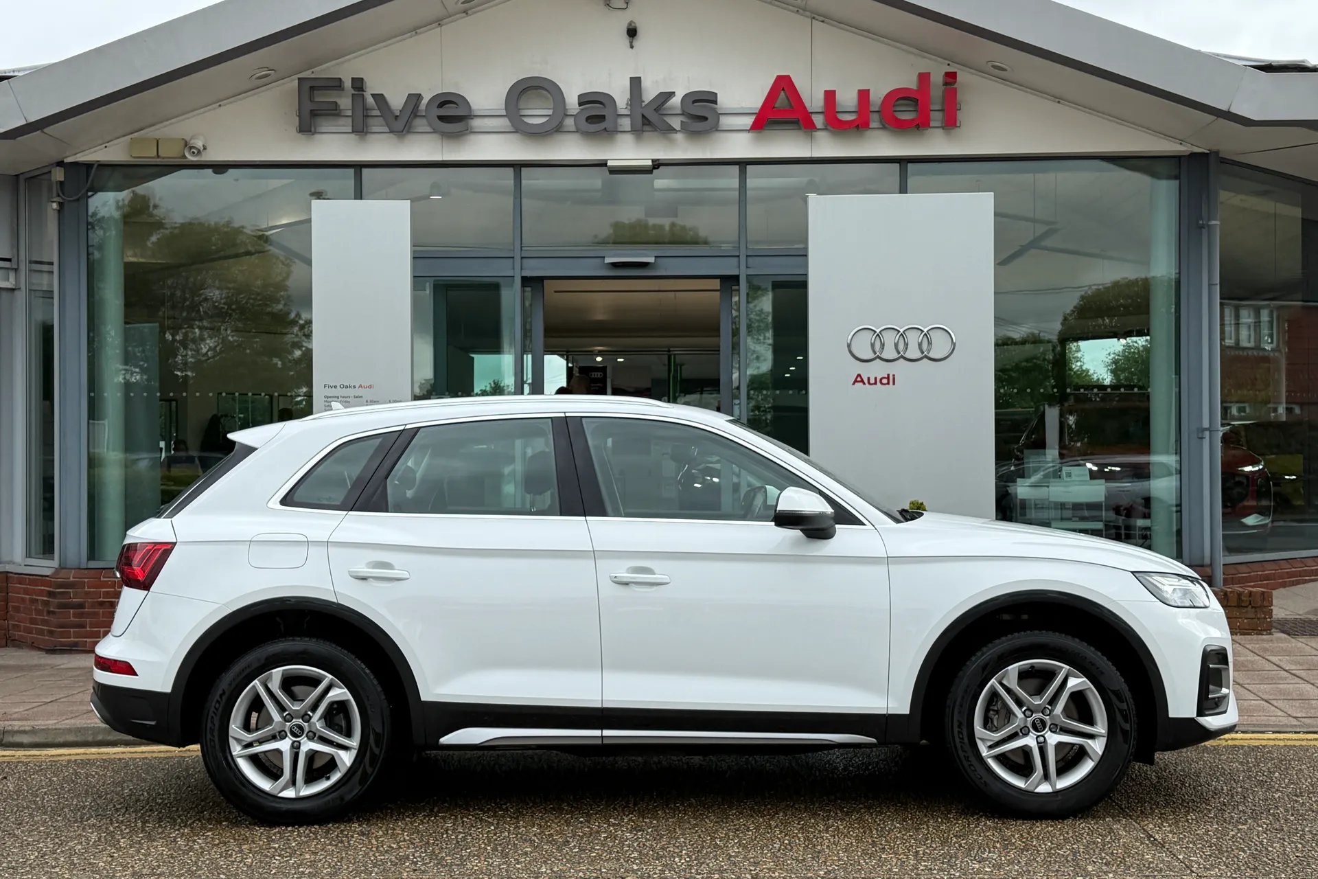 Audi Q5 thumbnail image number 2