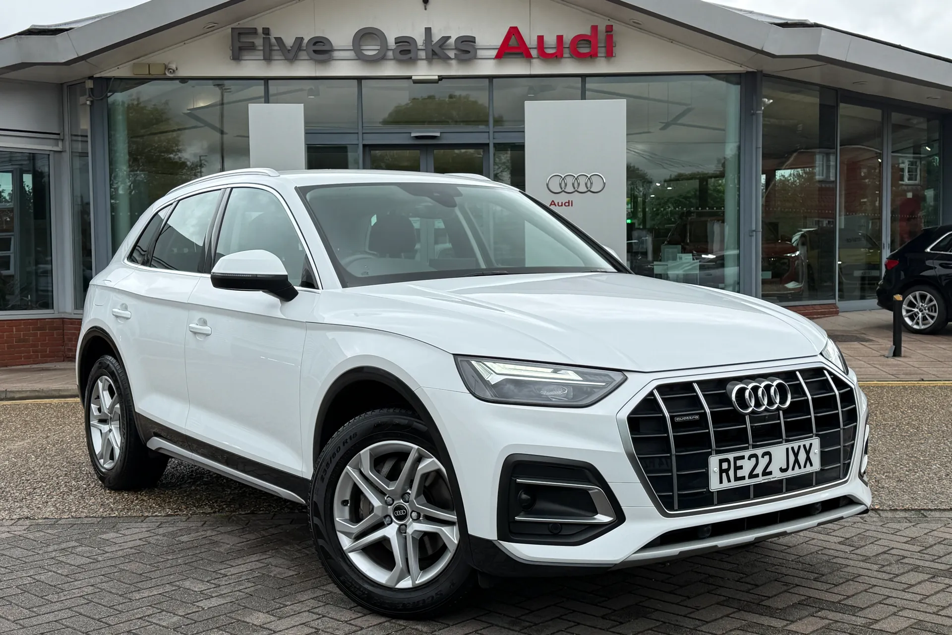 Audi Q5 focused image