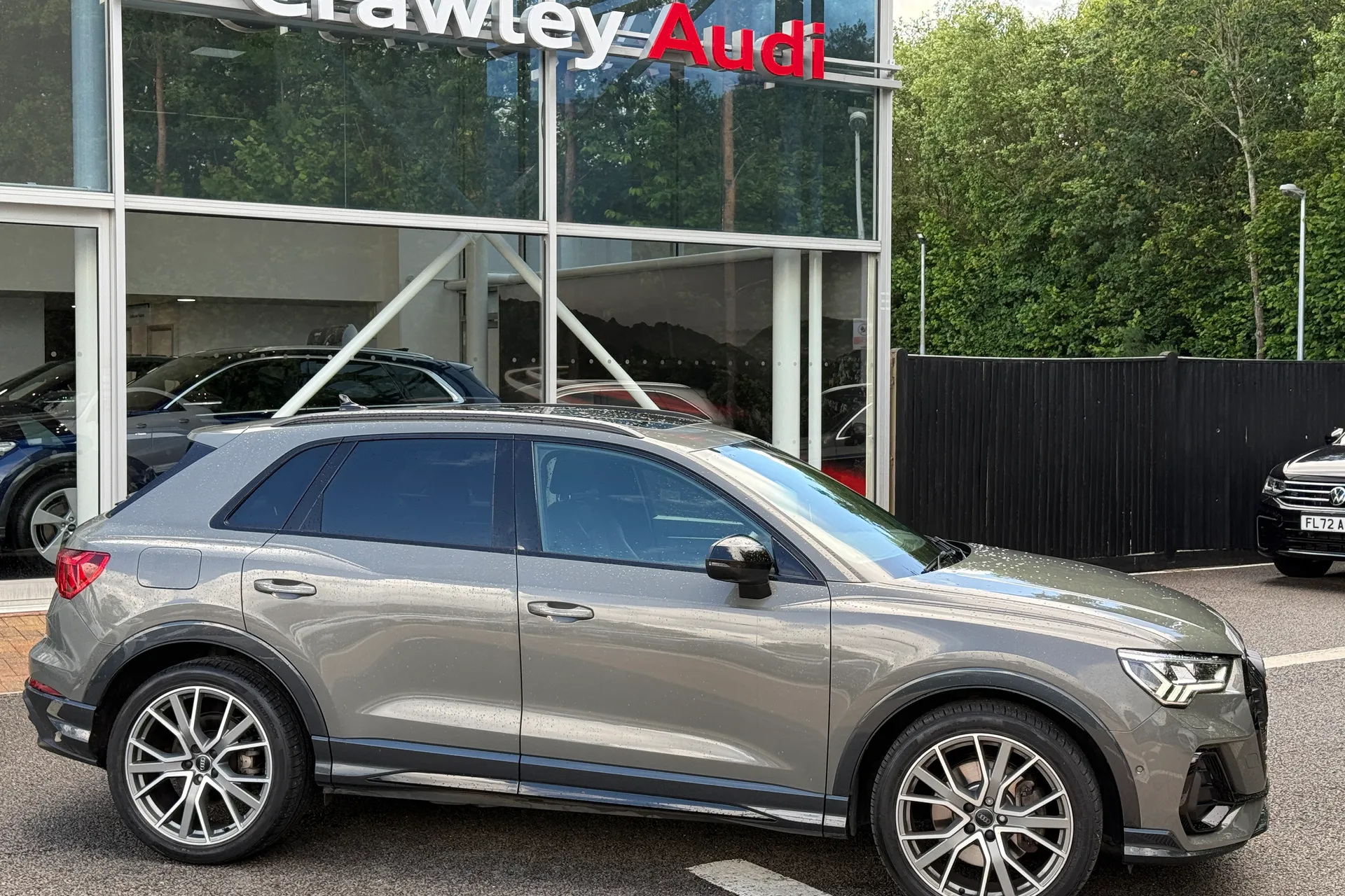 Audi Q3 thumbnail image number 2