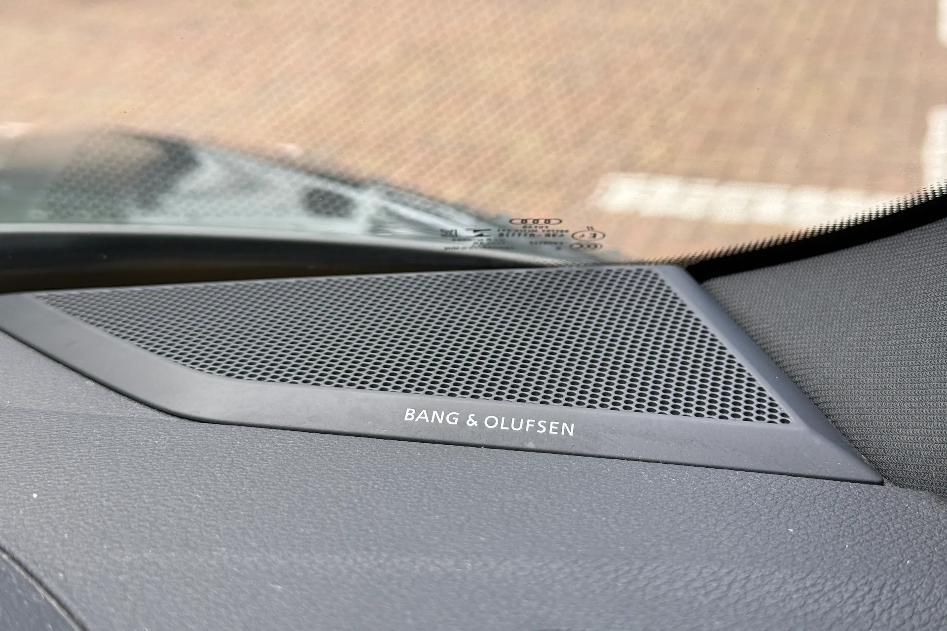 Audi Q3 thumbnail image number 31