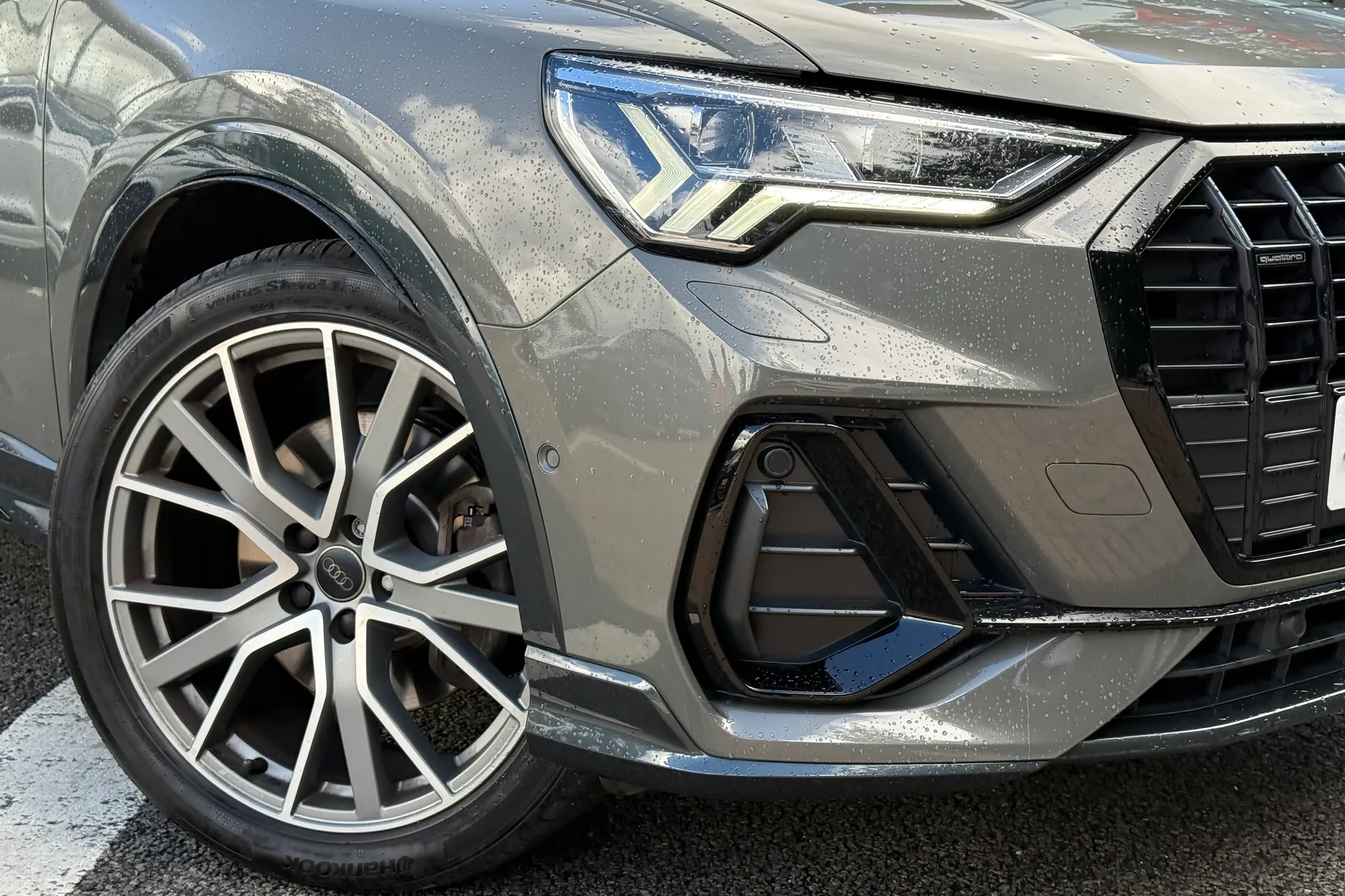 Audi Q3 thumbnail image number 13