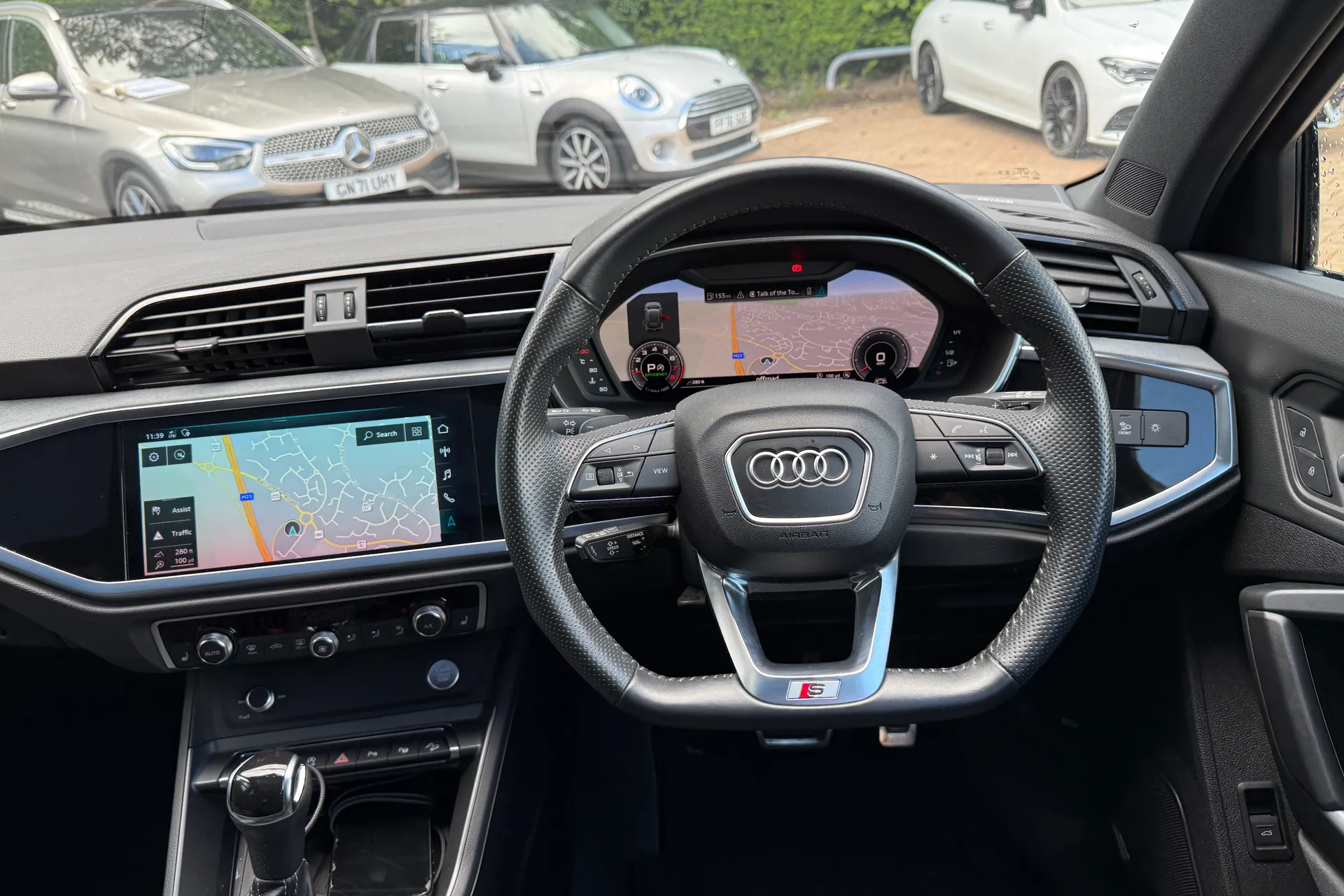 Audi Q3 thumbnail image number 6