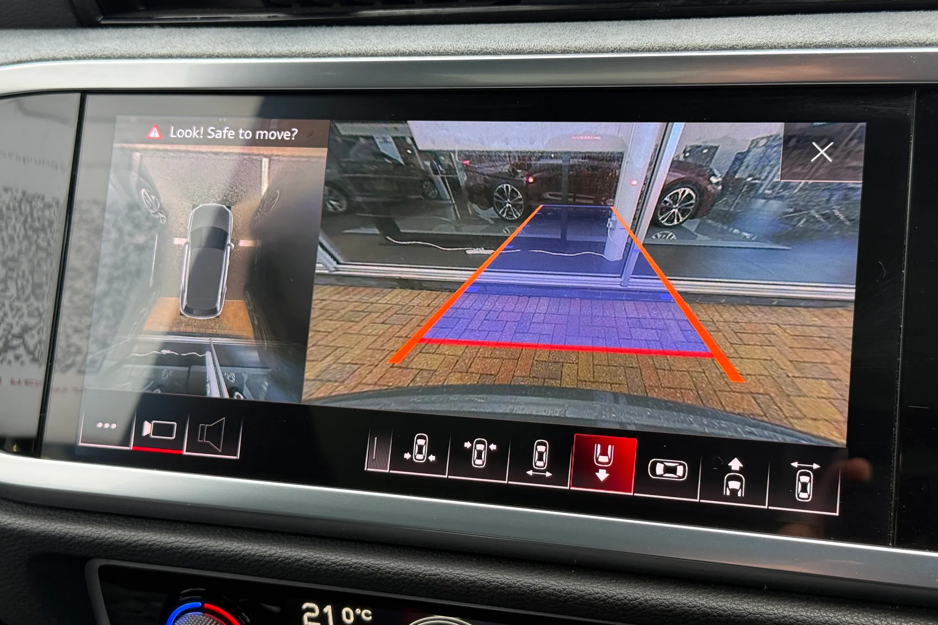 Audi Q3 thumbnail image number 4