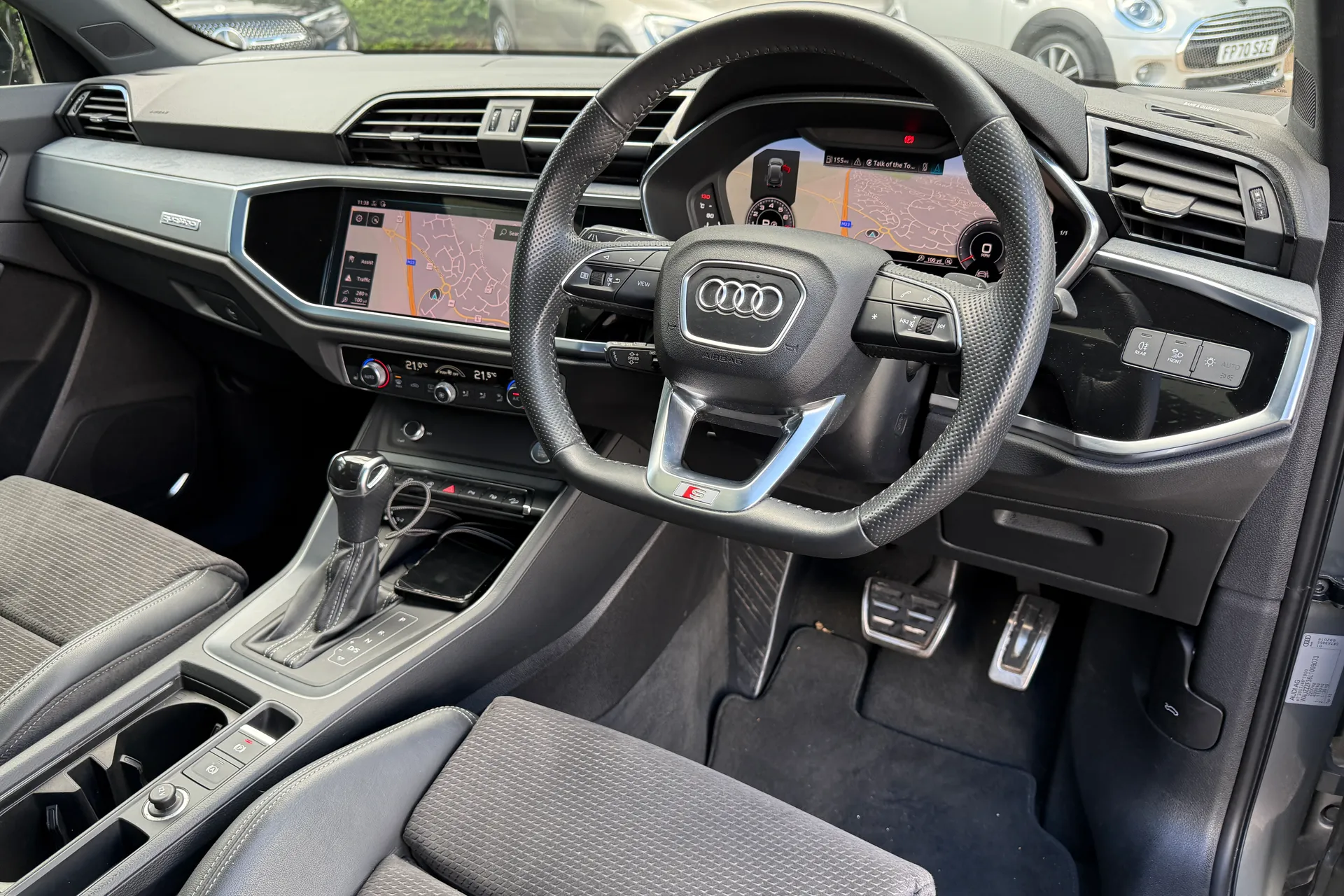 Audi Q3 thumbnail image number 32