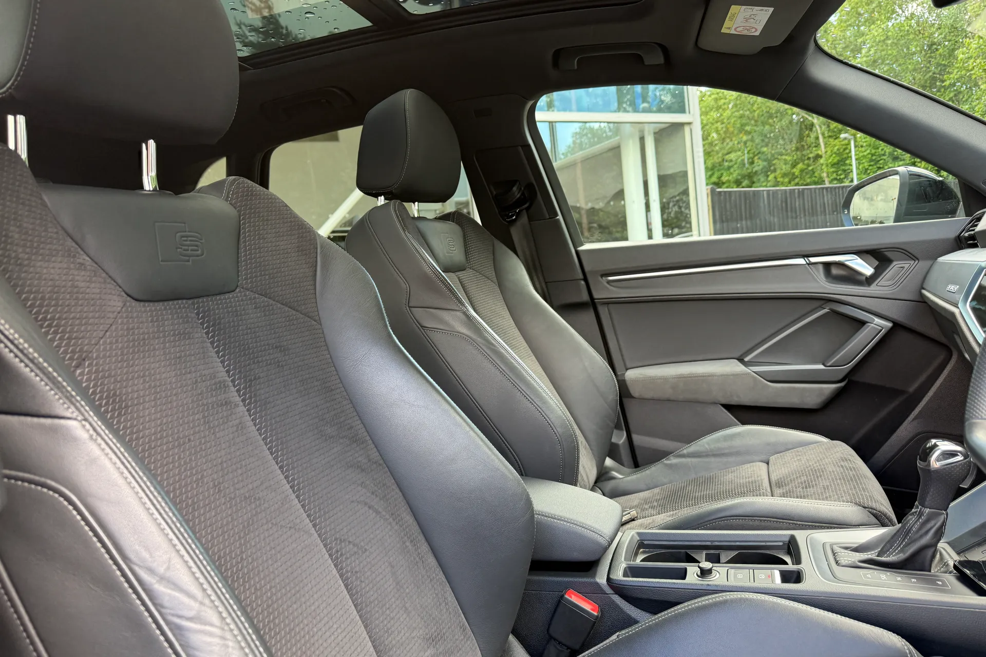 Audi Q3 thumbnail image number 34