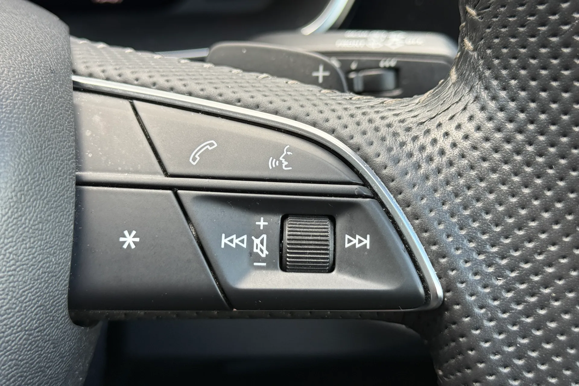 Audi Q3 thumbnail image number 27