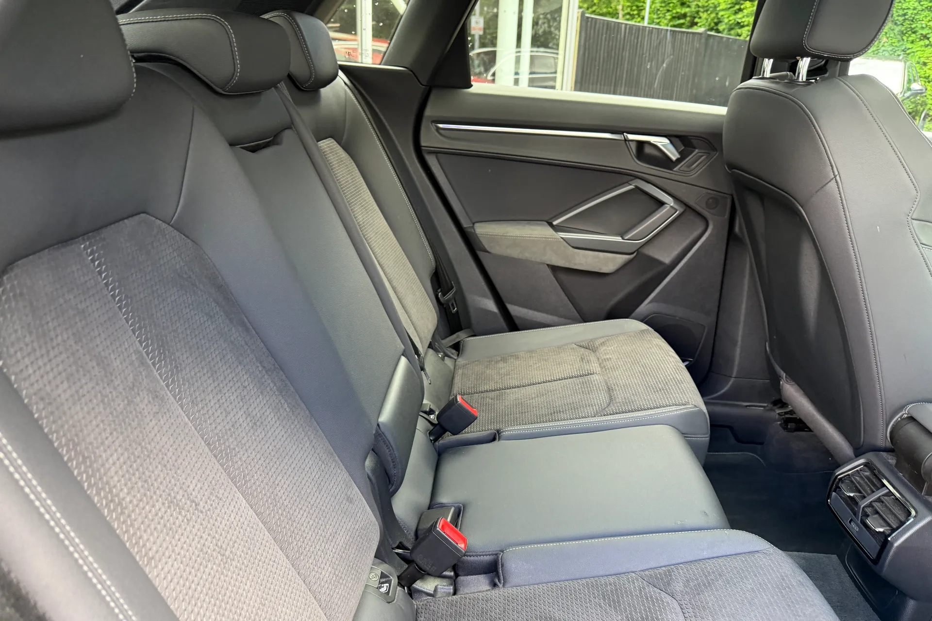 Audi Q3 thumbnail image number 39