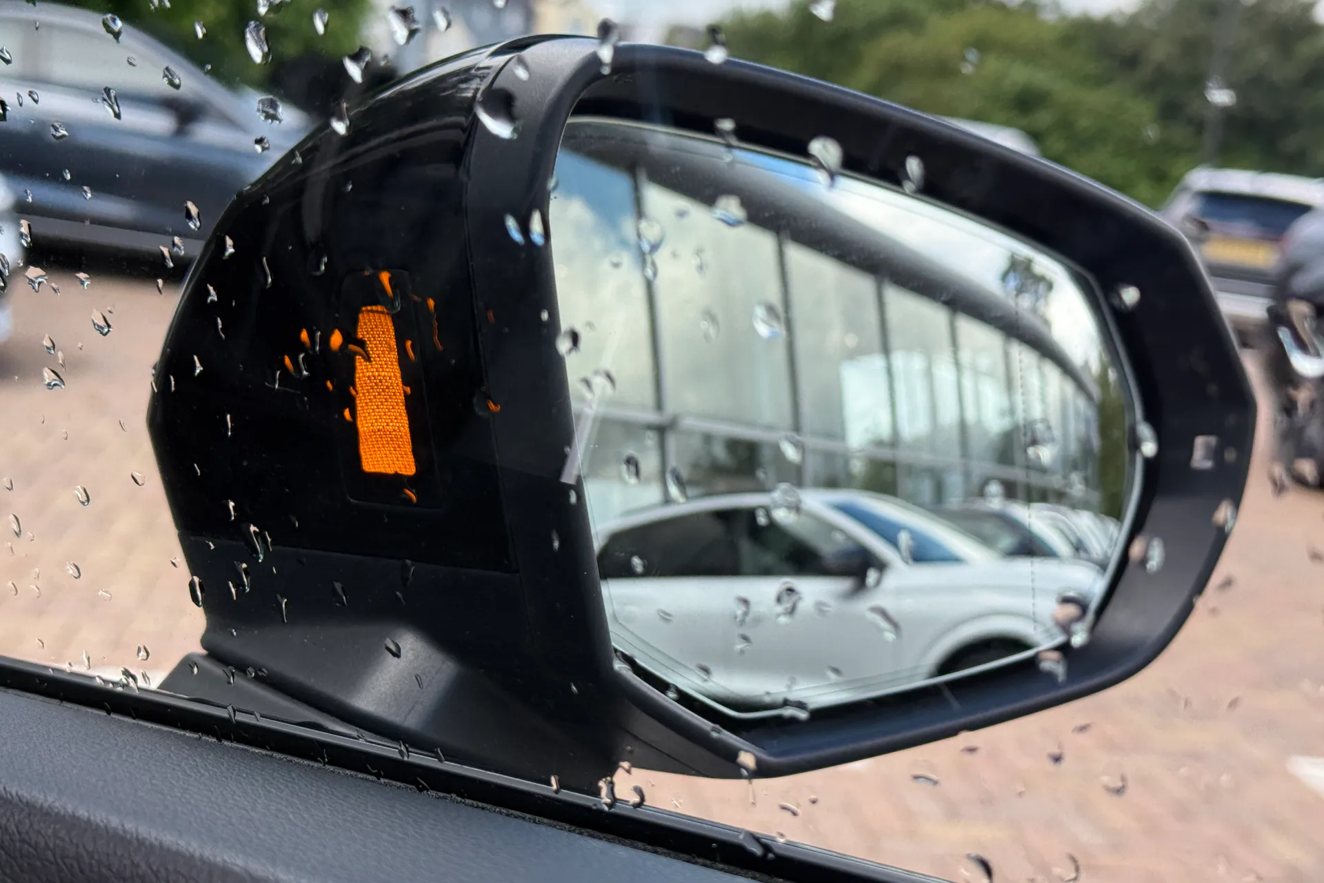 Audi Q3 thumbnail image number 25