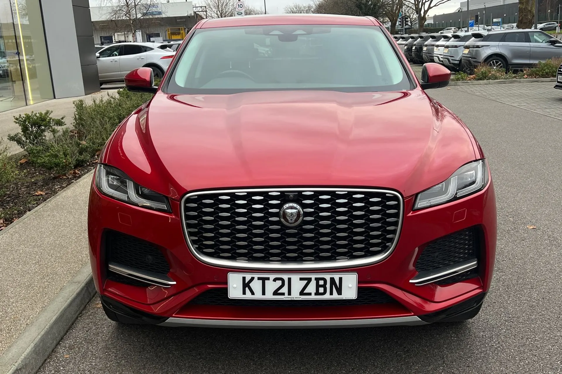 Jaguar F-PACE thumbnail image number 18