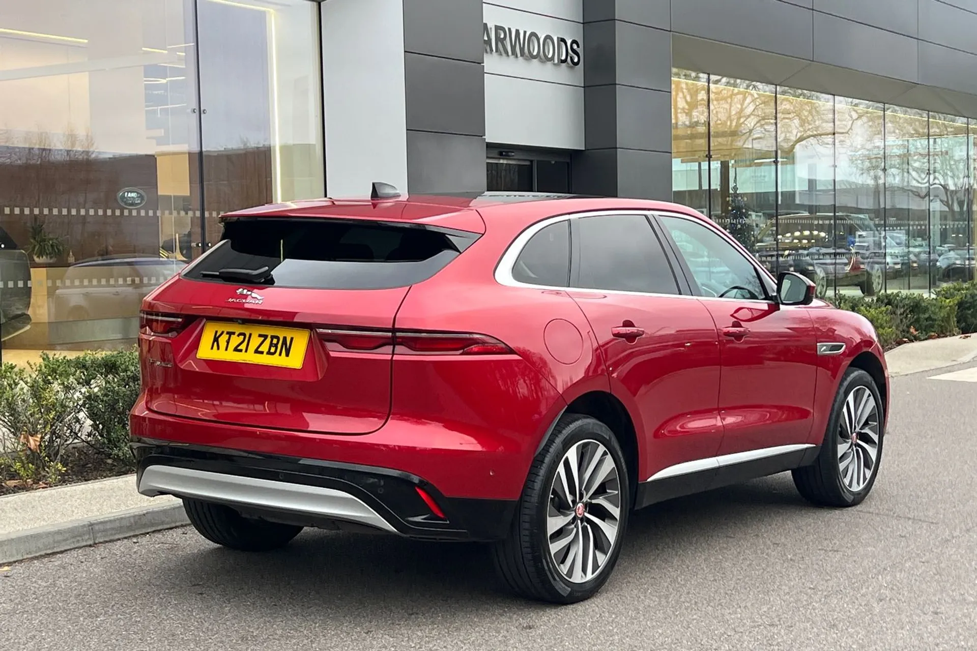 Jaguar F-PACE thumbnail image number 11