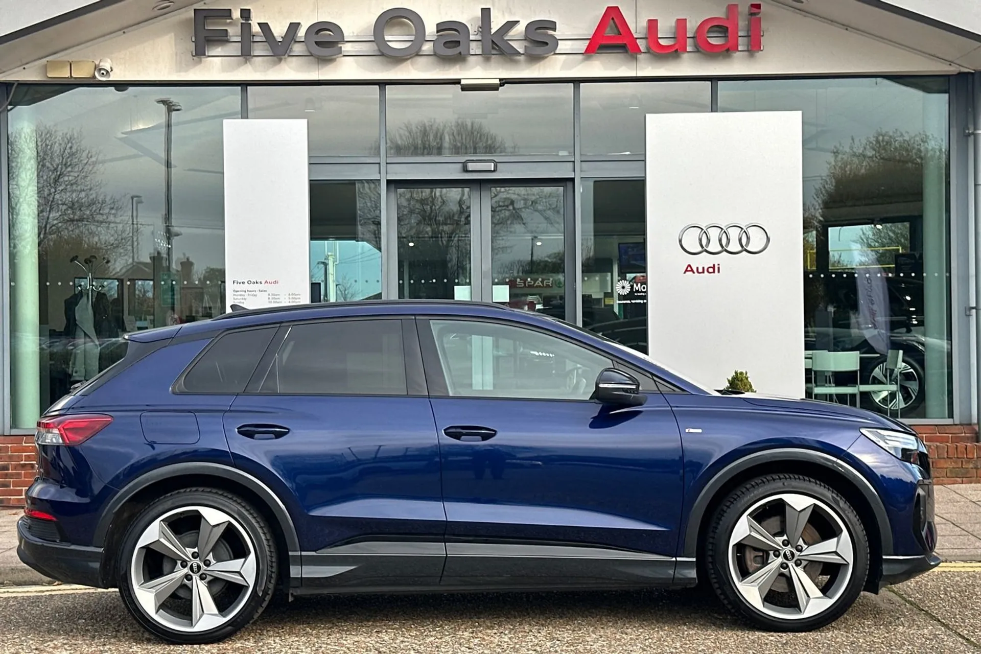 Audi Q4 thumbnail image number 2