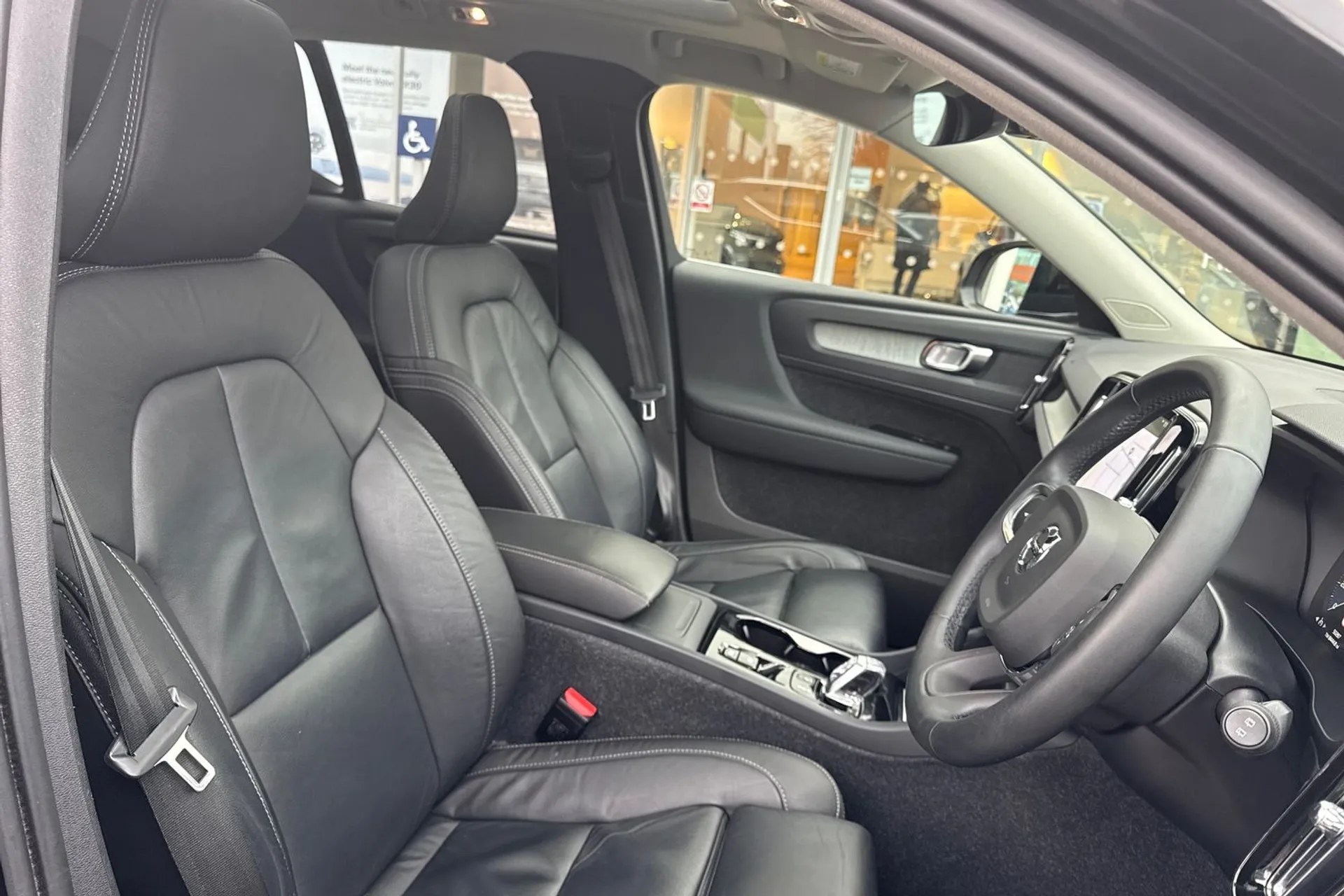 Volvo XC40 thumbnail image number 26