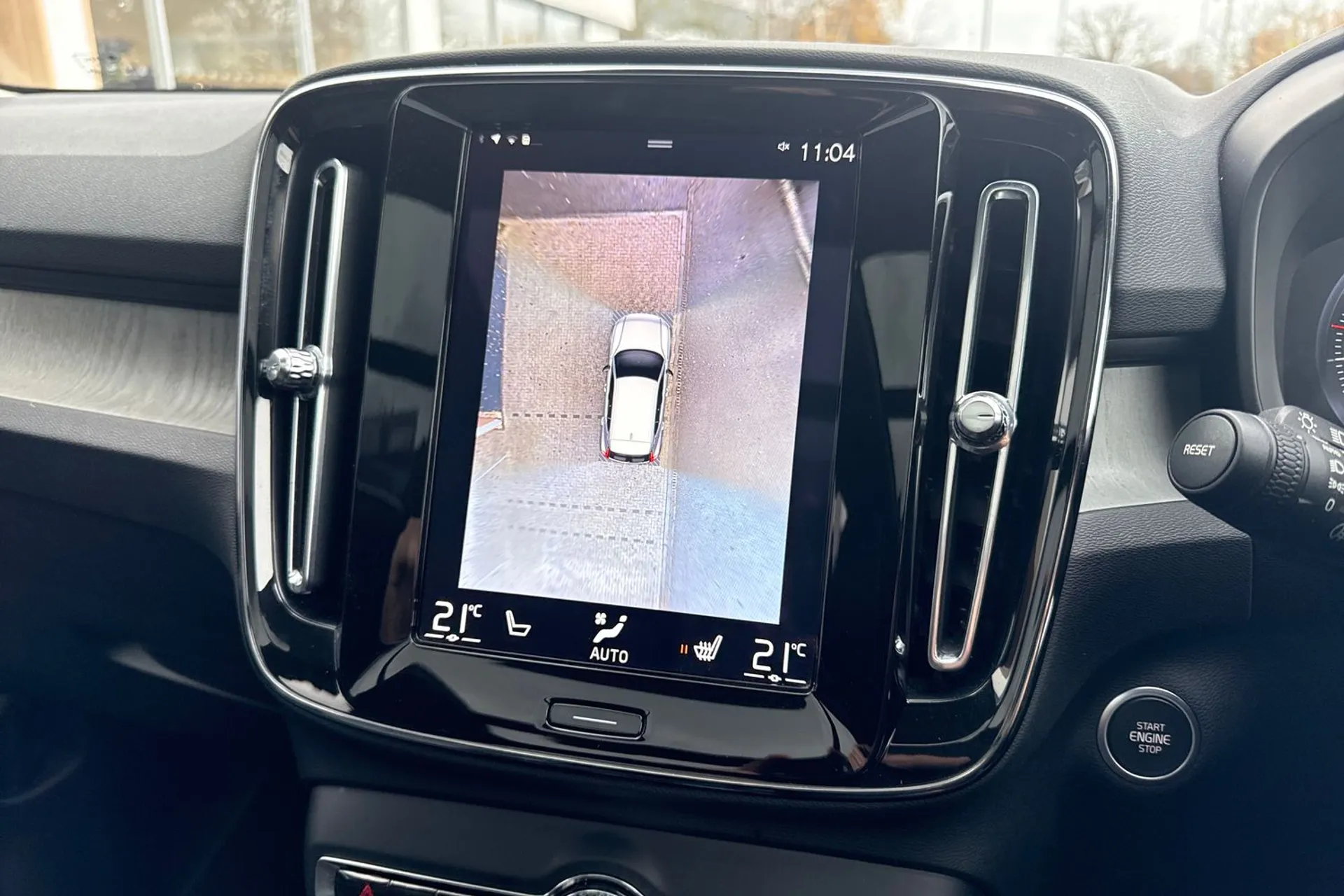 Volvo XC40 thumbnail image number 4