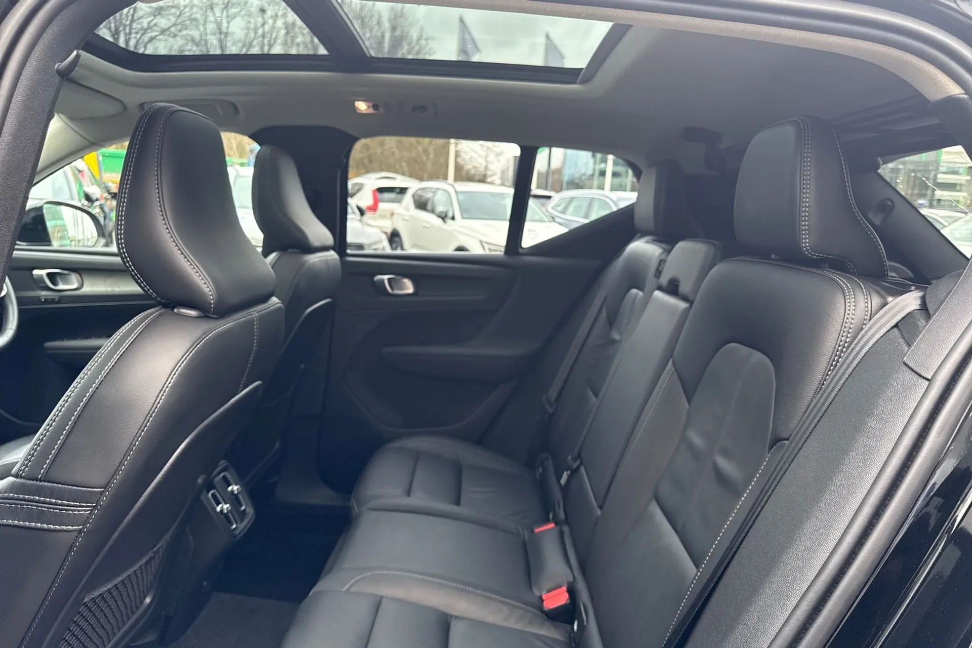 Volvo XC40 thumbnail image number 30